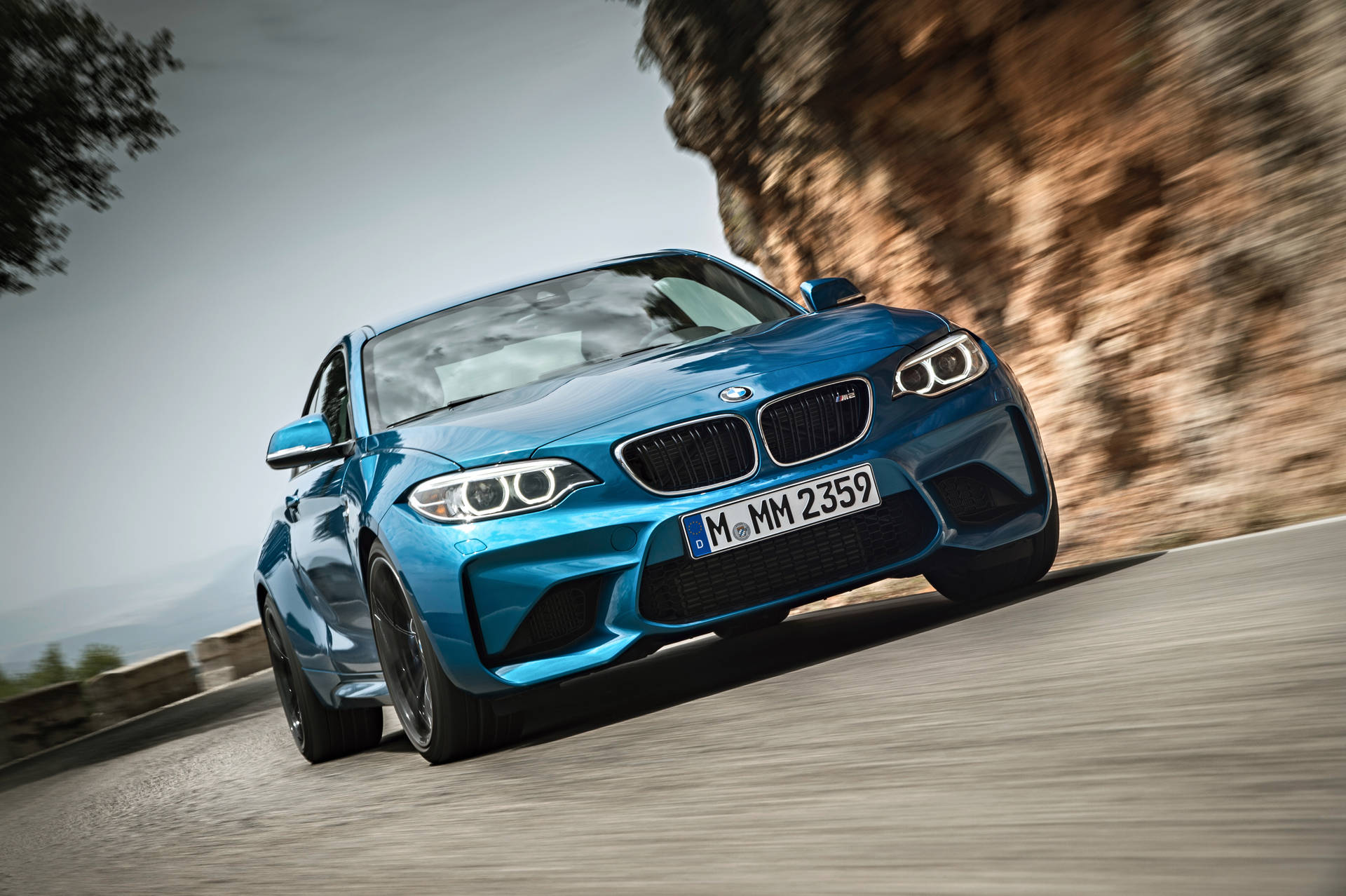 Skyt av gårde i BMW M2 — Bmw Bakgrunner