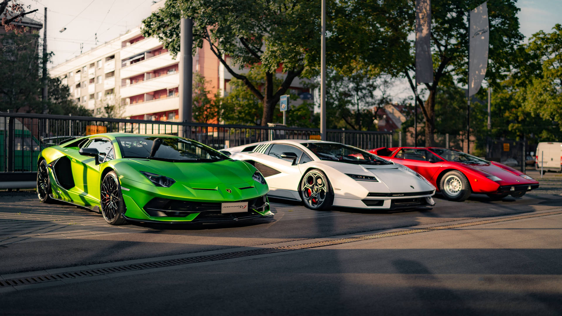 4k laptop bilutstillingsbilde av Lamborghini Aventador — Skrivebords-GIF Bakgrunner