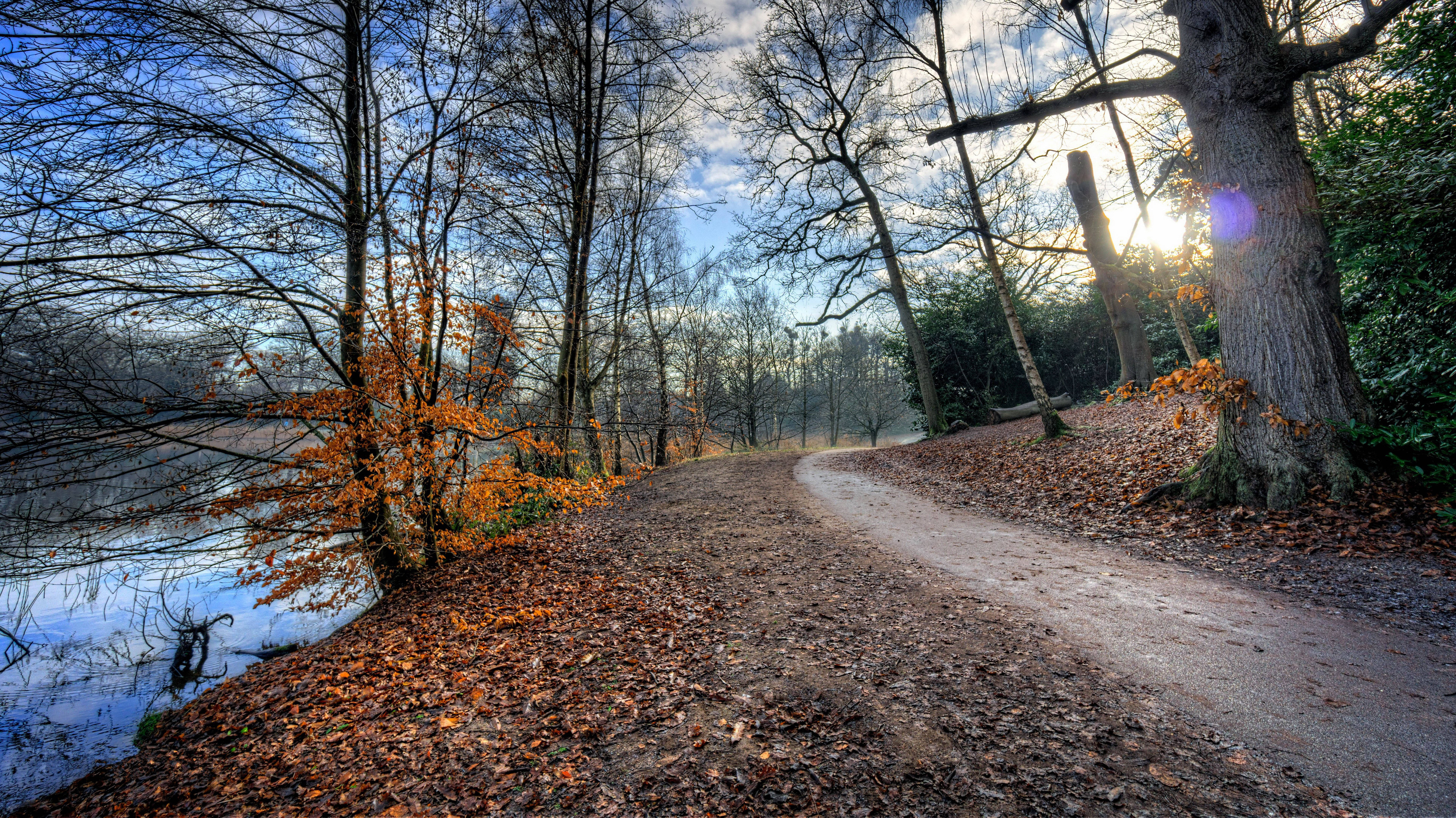 8K 7680x4320 Ultra HD Skrivebordsbakgrunn Elvesti Bakgrunner