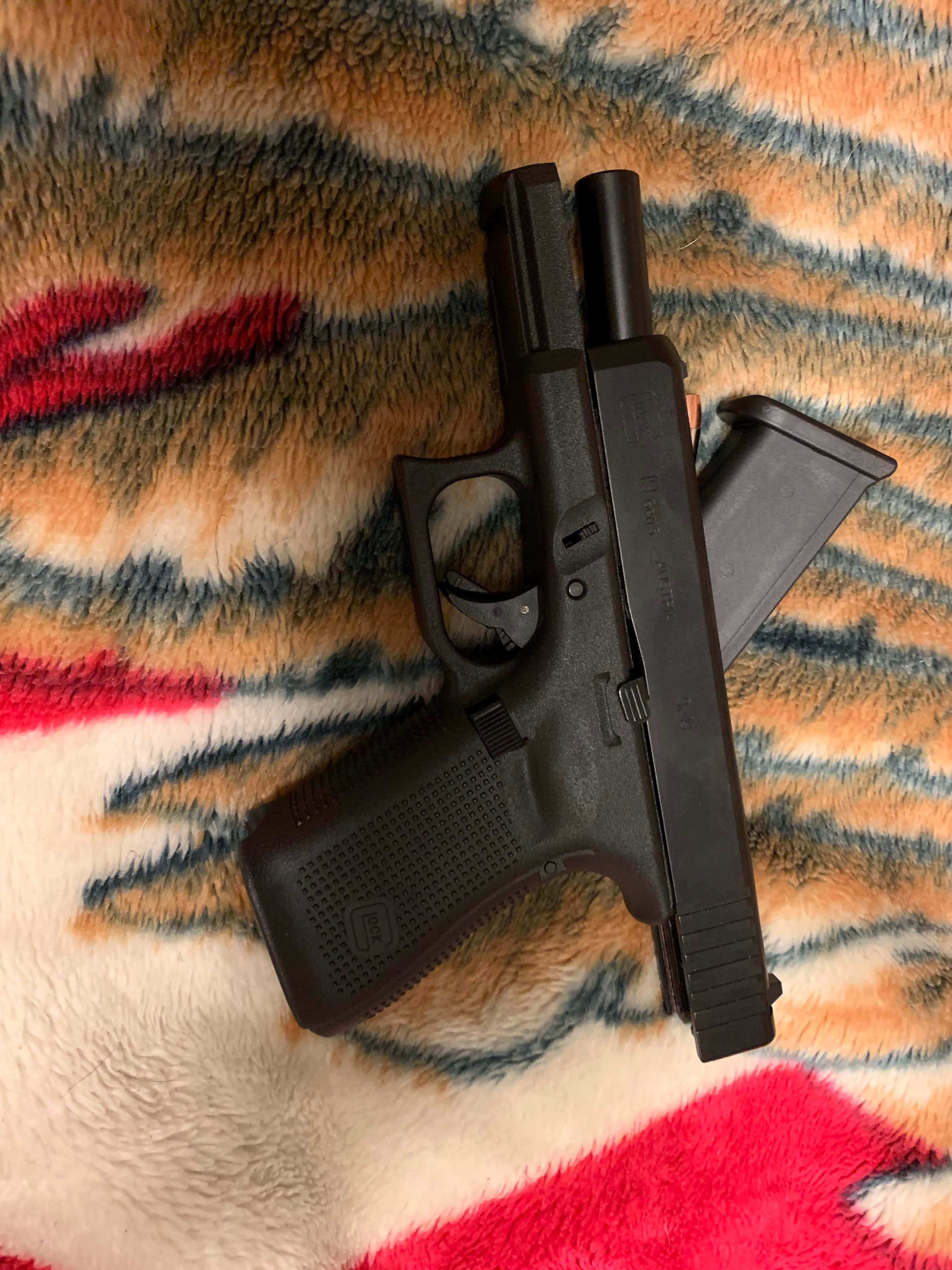 Allsidig Pistol-Excellence - Glock 19 Bakgrunner