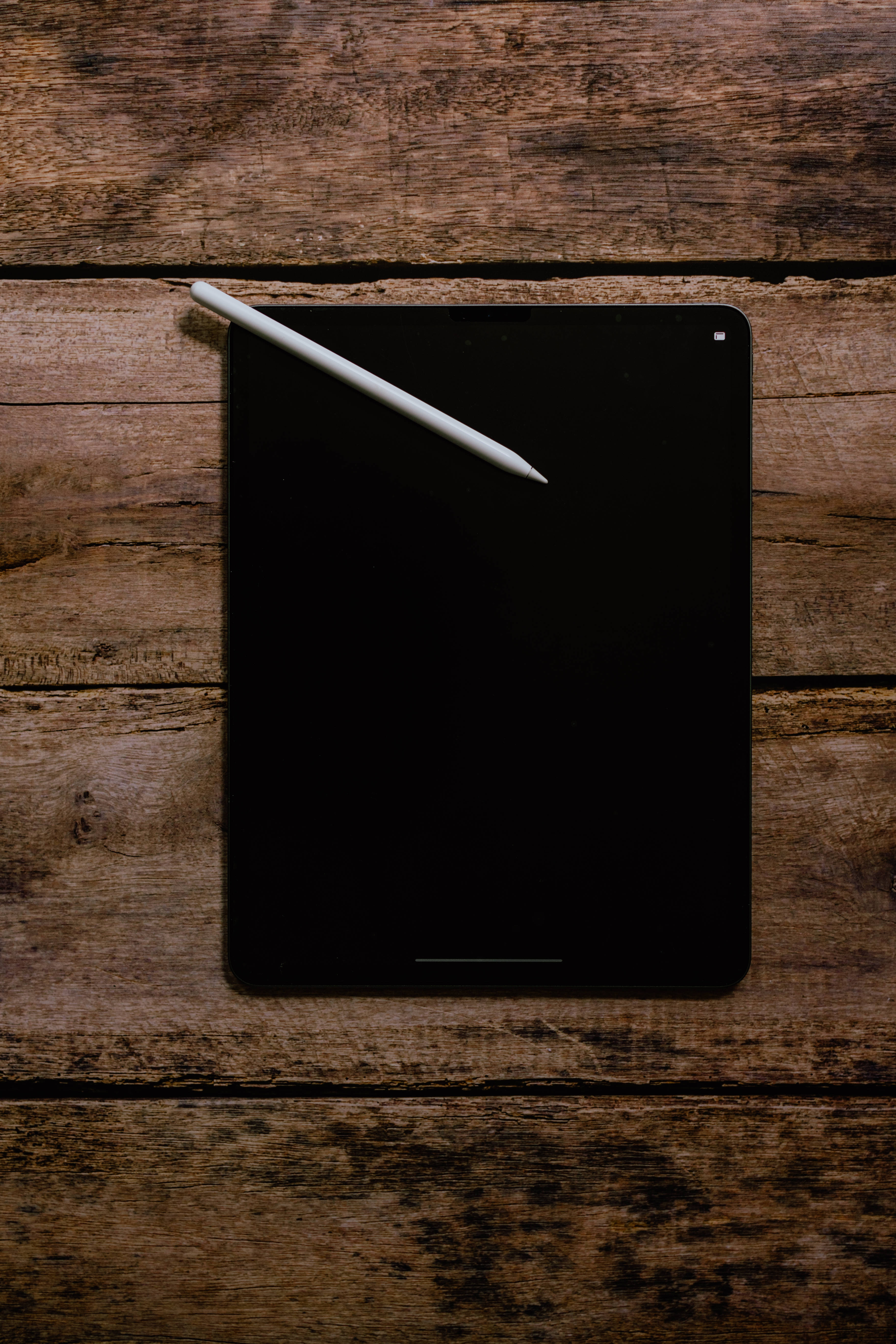 Apple iPad Pro på tre Bakgrunner