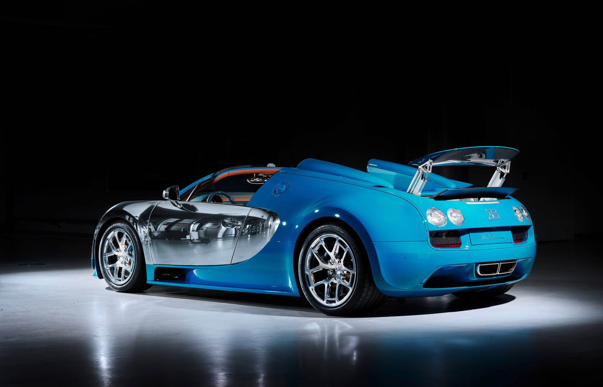 Bakfra av Bugatti Veyron bakgrunnsbilde