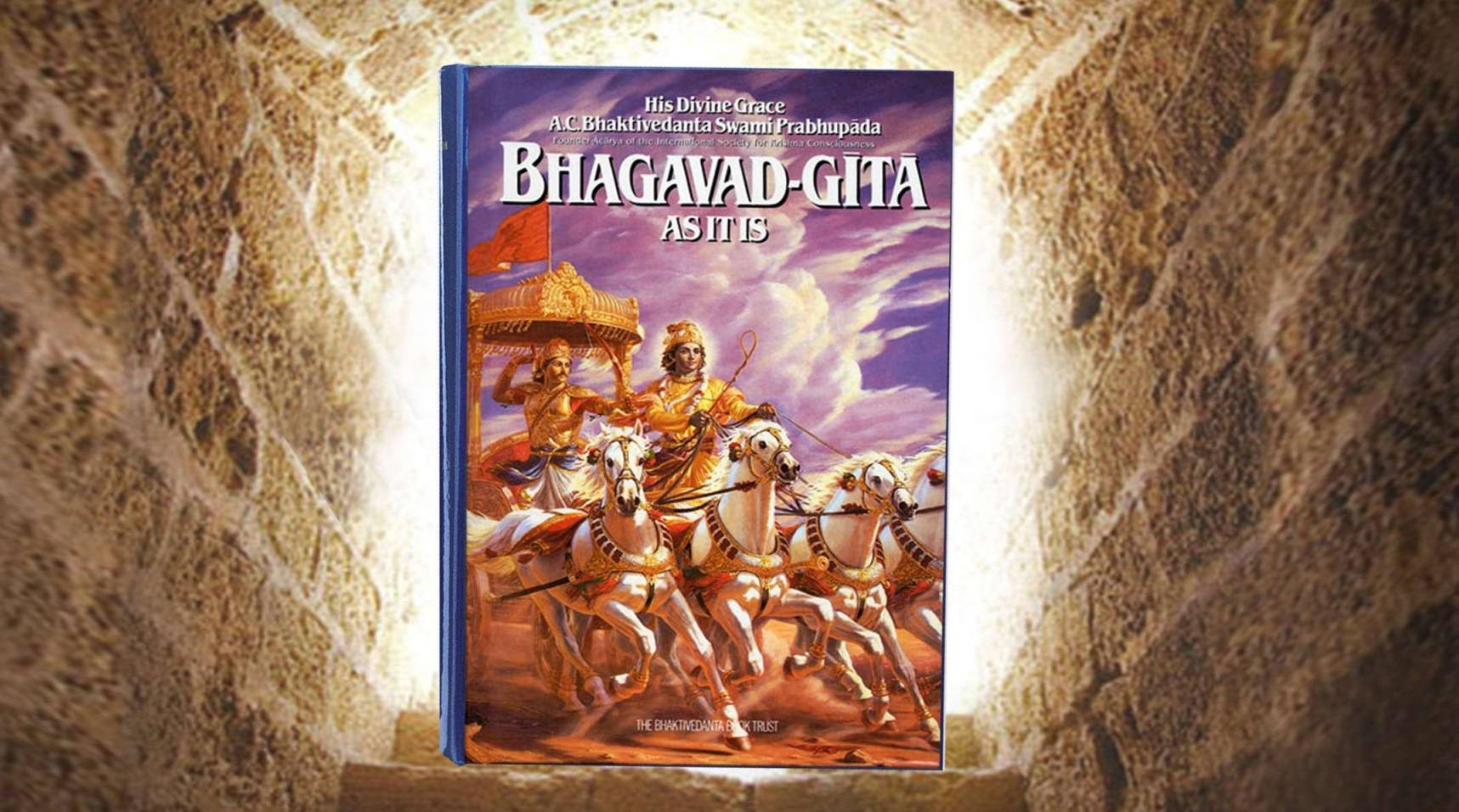 Bhagavad Gita-bok på stein Bakgrunner