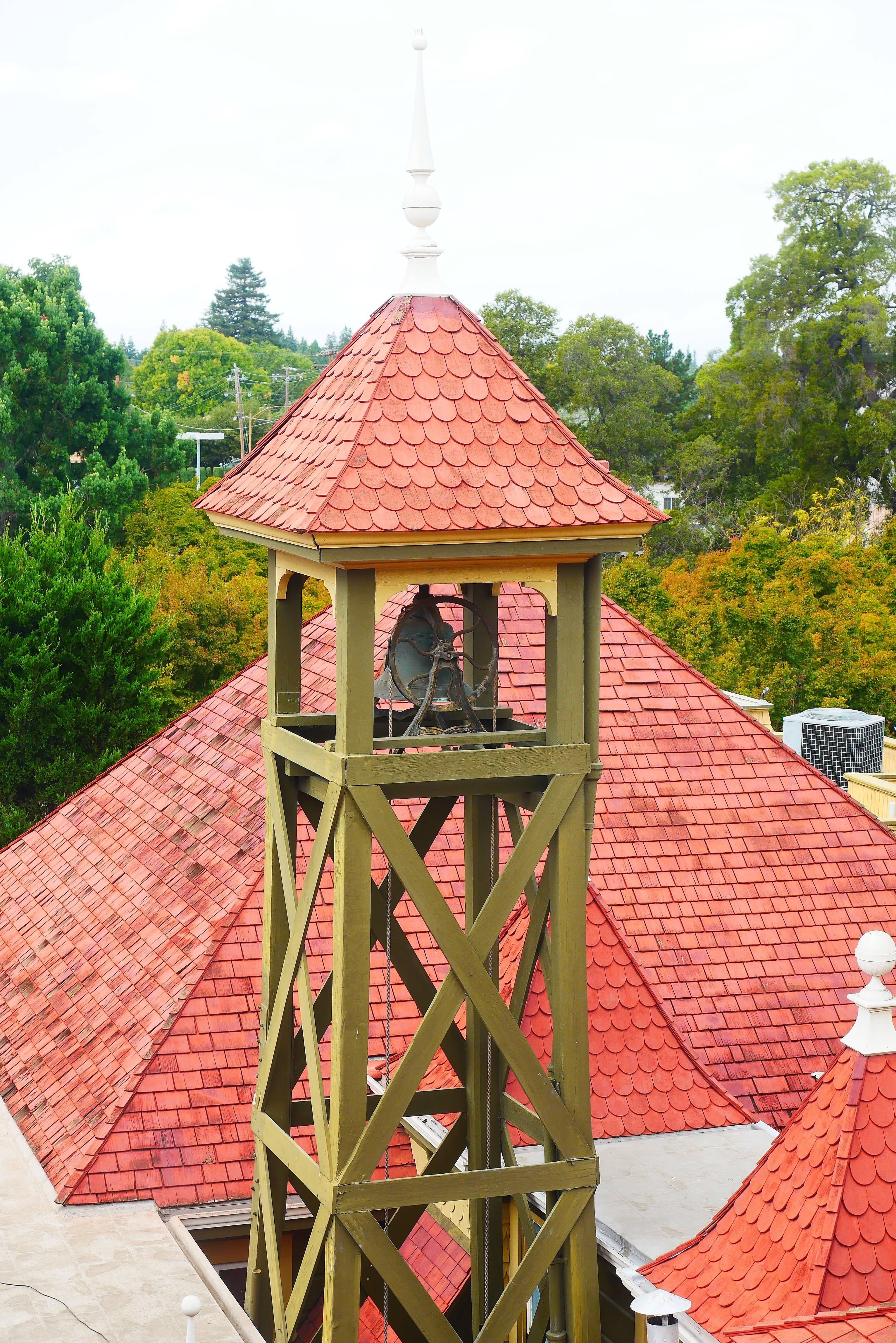 Bildetekst: Det ikoniske klokketårnet til Winchester Mystery House Bakgrunner