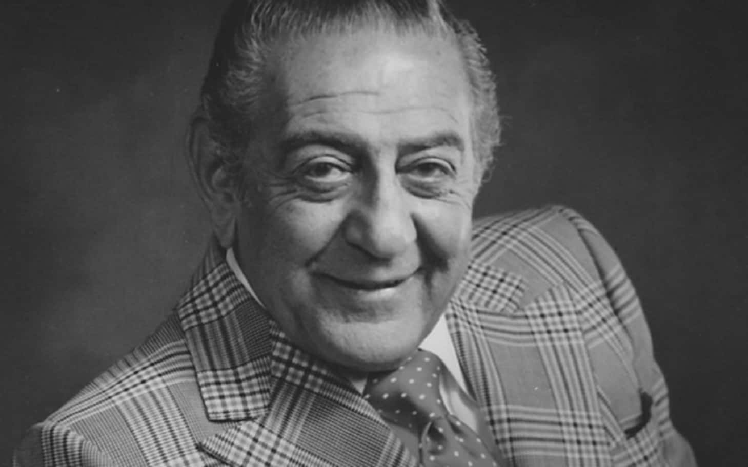 Bildetekst: Legendarisk musikalsk mester - Guy Lombardo i svart-hvitt Bakgrunner
