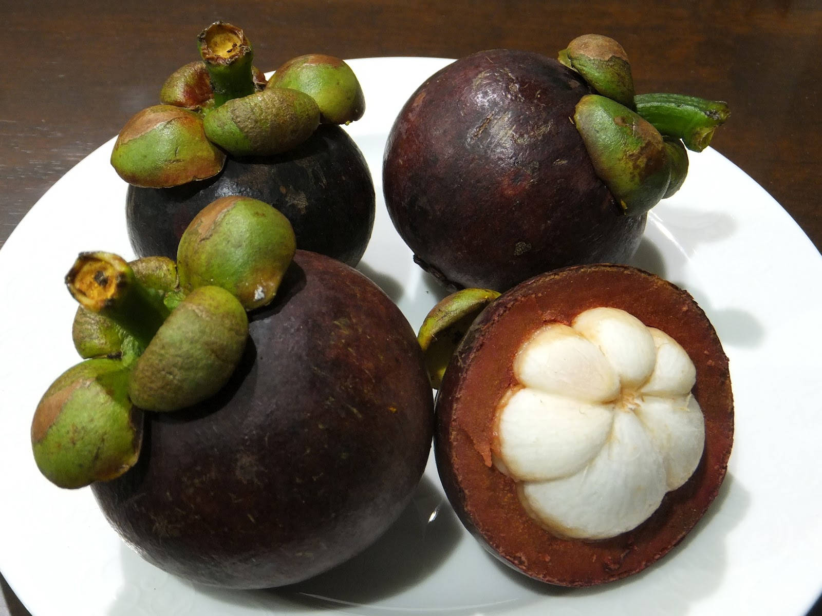 Bildetekst: Saftig mangostanfrukt fra Costa Rica Bakgrunner