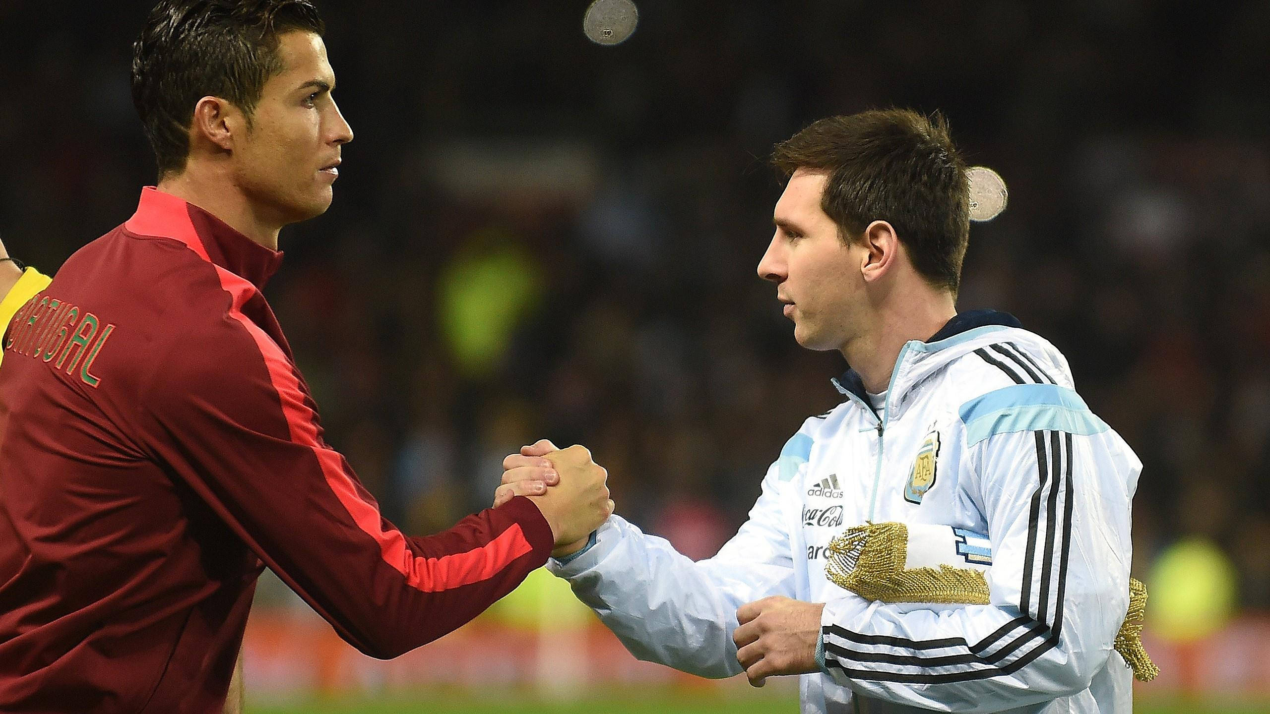 Bro Shake Messi Og Ronaldo 4K Bakgrunner