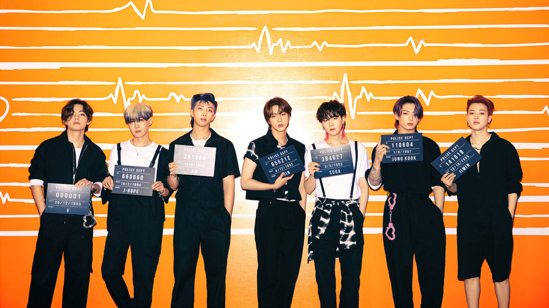 BTS gruppebilde i mugshot-stil Bakgrunner