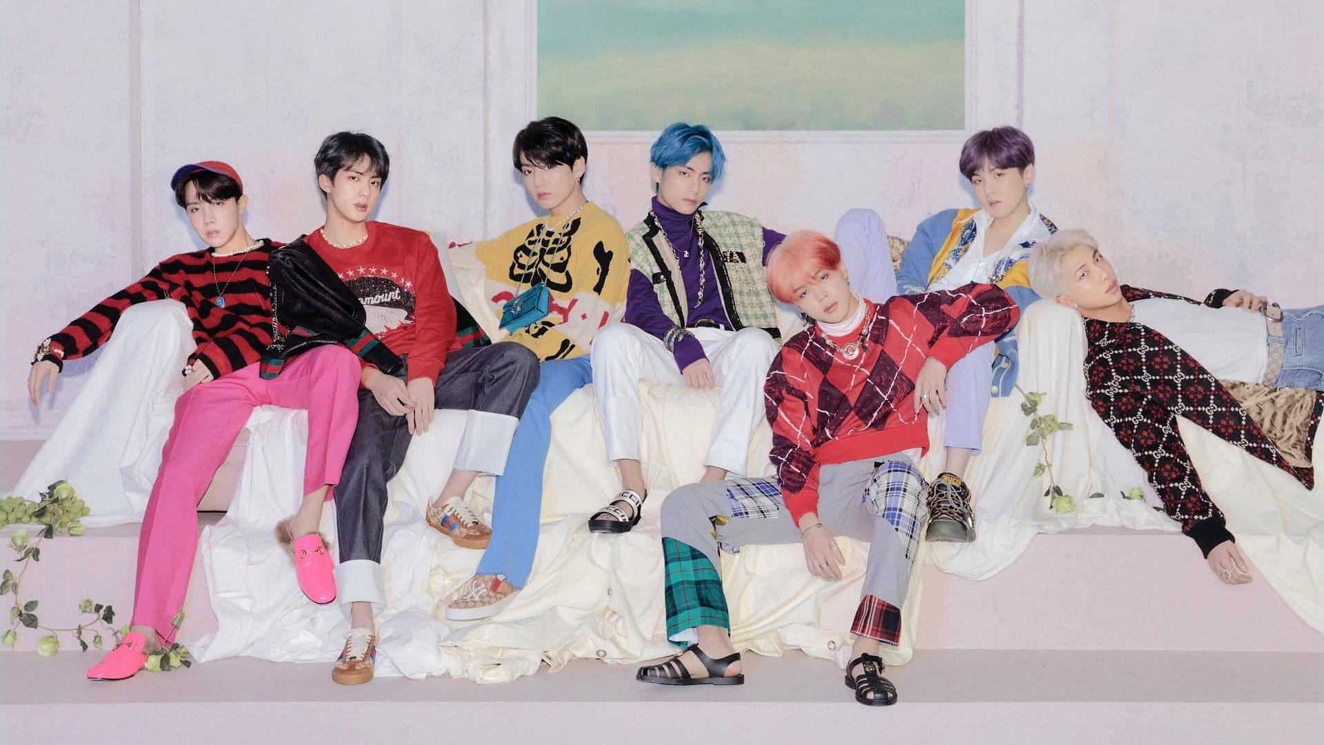 BTS hvit sofa skrivebordsbakgrunn Bakgrunner