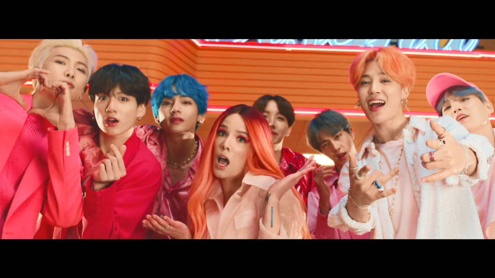 BTS og Halsey Skrivebordsbakgrunn Bakgrunner