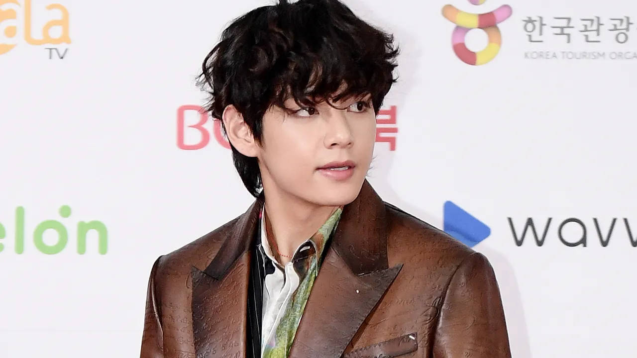 BTS V Brun Skinnjakke Bakgrunner
