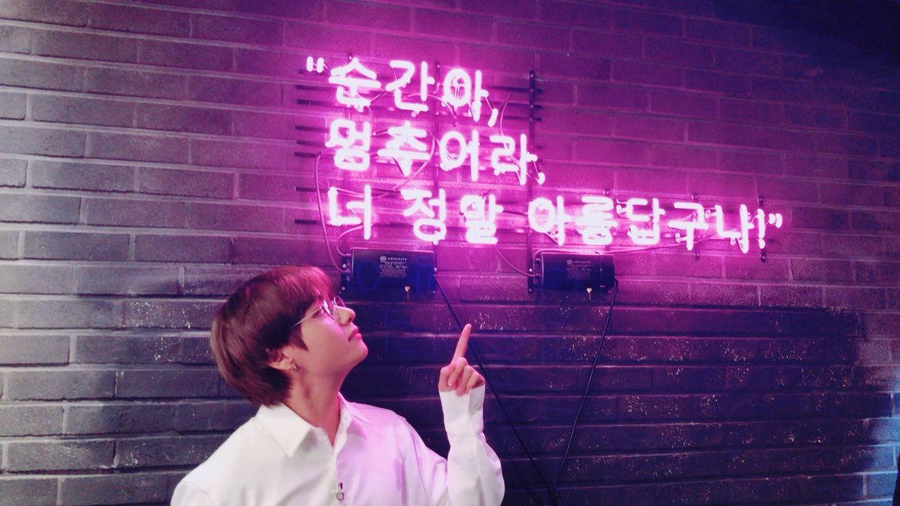 BTS V Neonlys Estetikk Bakgrunner