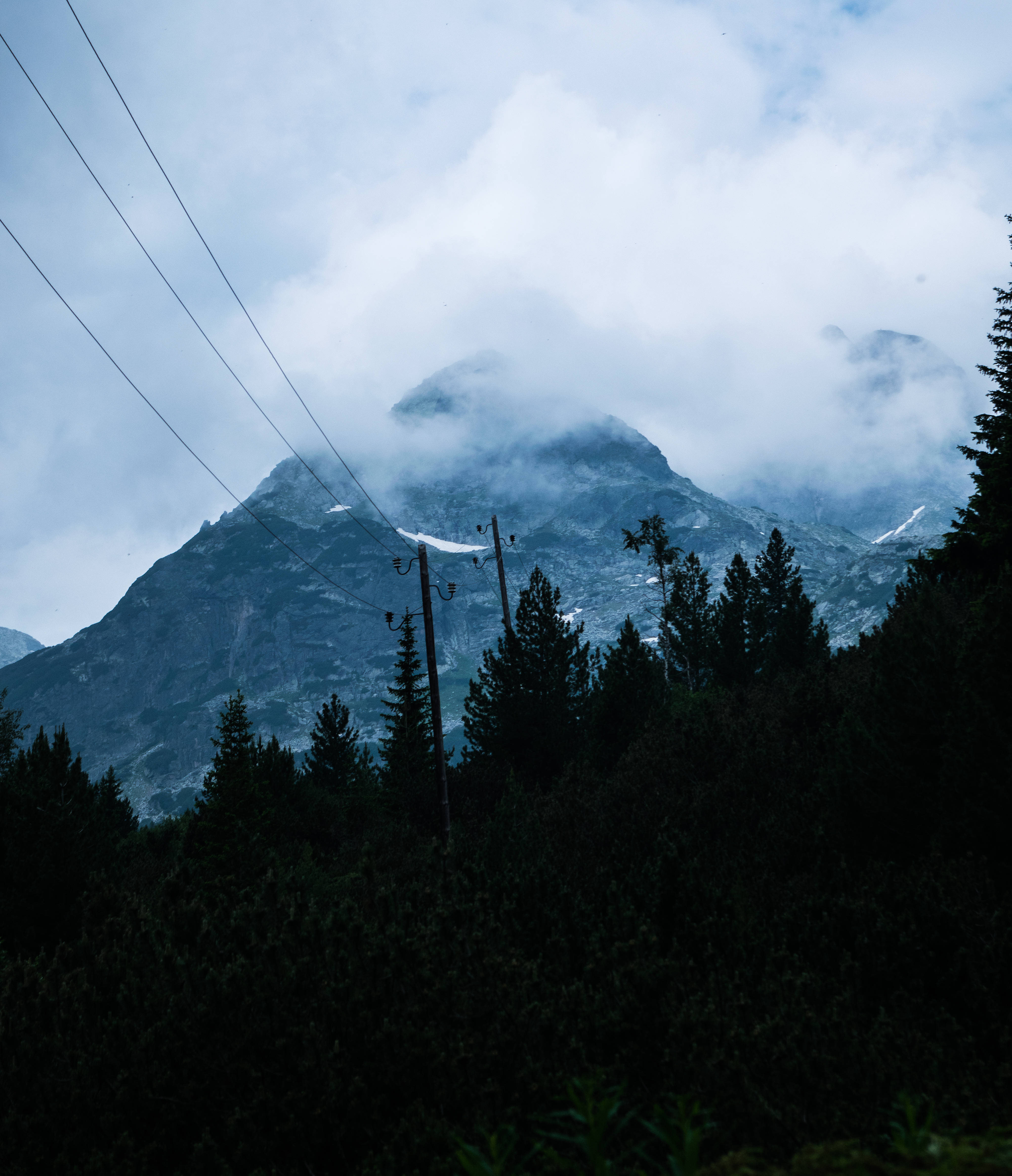 Bulgaria tåkete fjell Bakgrunner