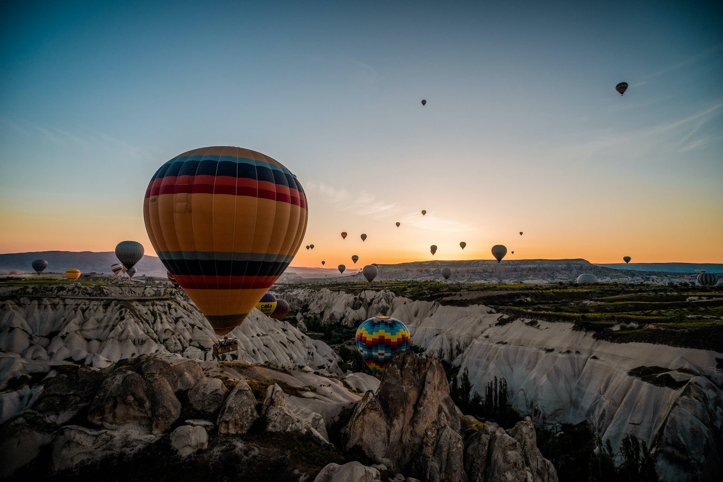 Cappadocias varmluftsballonger fullskjerms skrivebord Bakgrunner