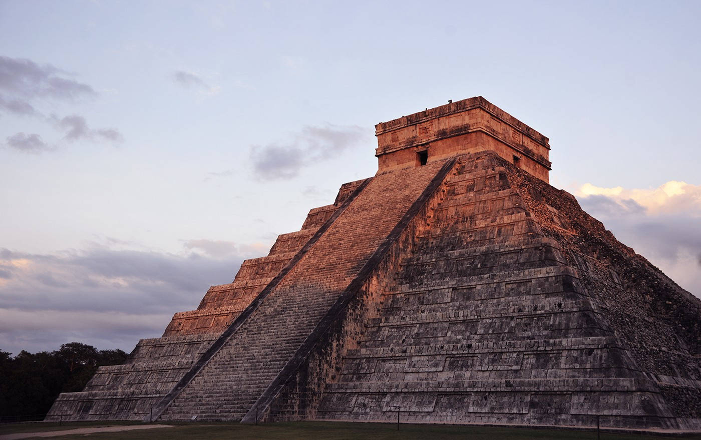 Chichen Itza solnedgangsglød Bakgrunner
