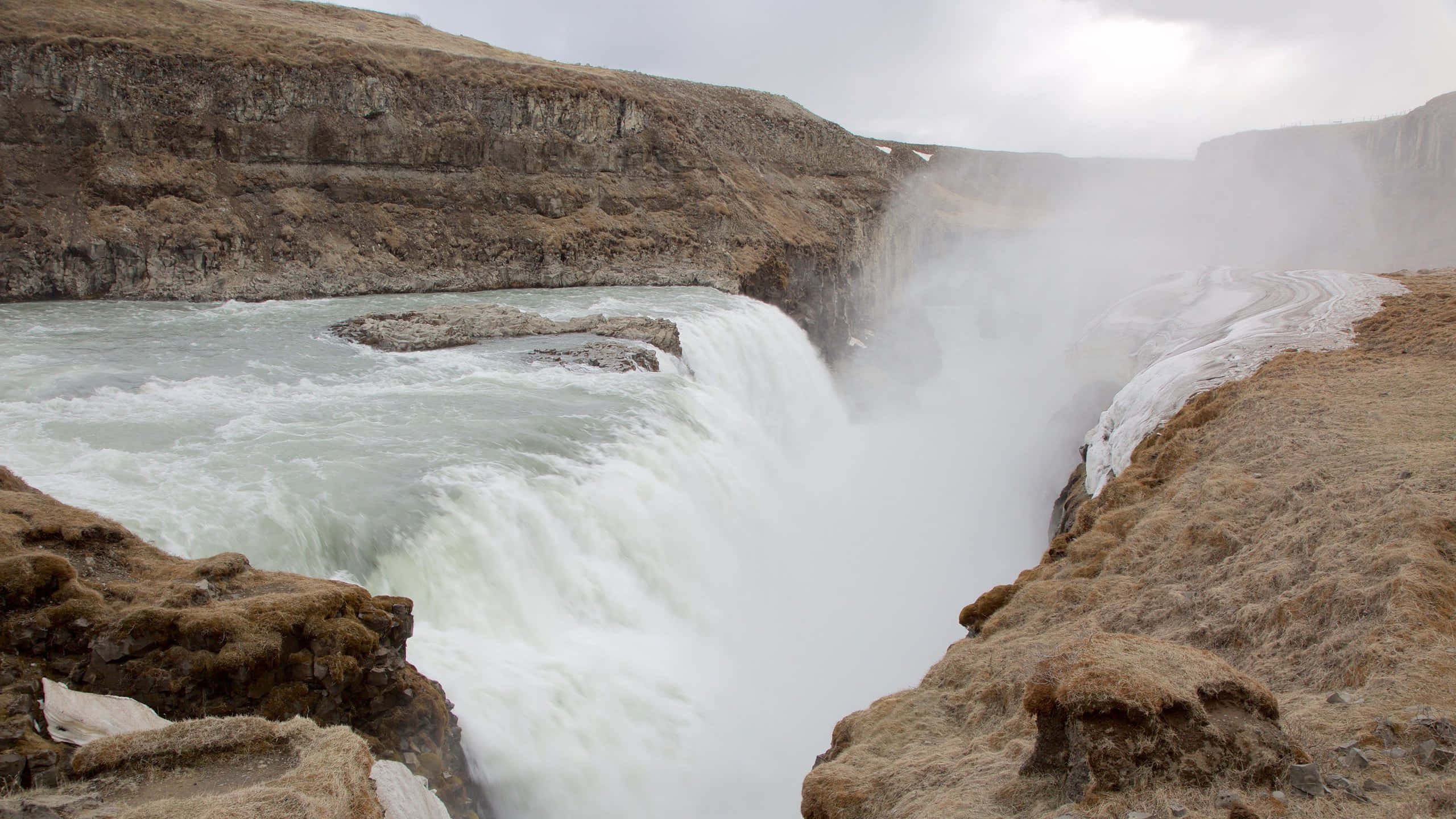 Dampende Gullfoss-foss i Sørvest-Island Bakgrunner