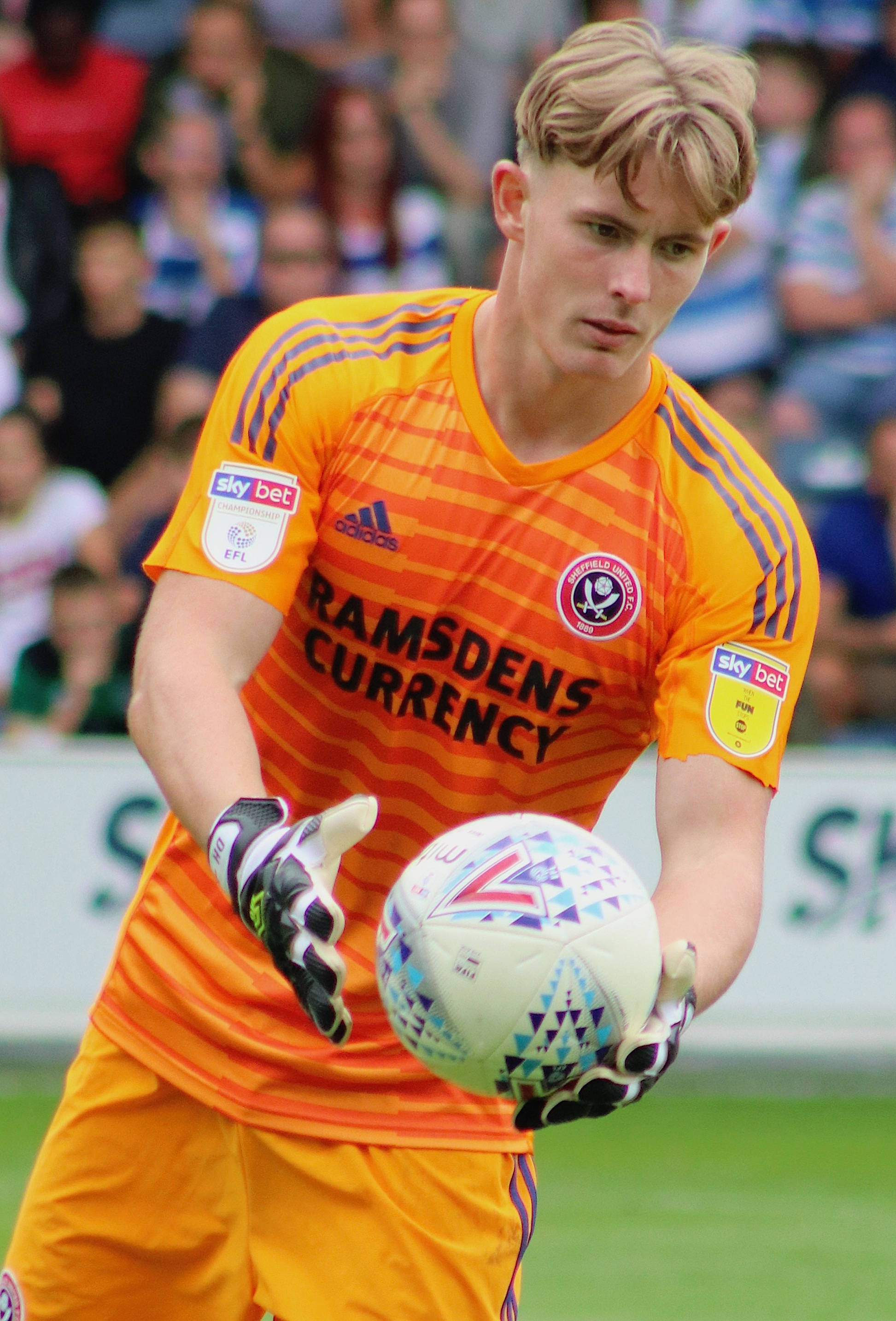 Dean Henderson fanger ballen Bakgrunner