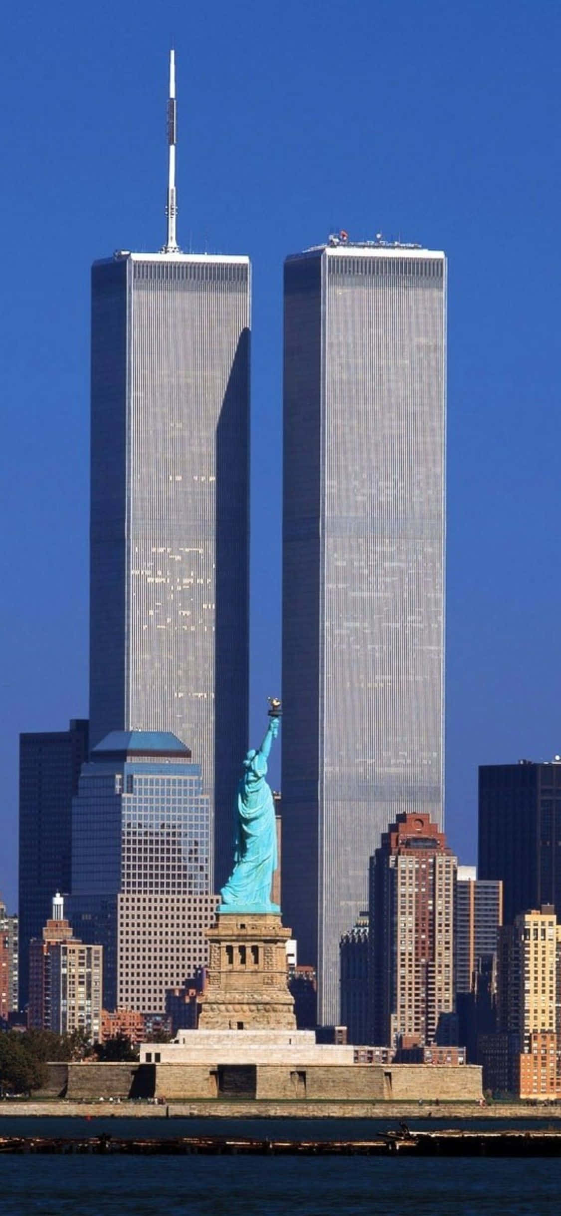 Den opplyste himmelen over New York City inviterer deg til å utforske byen med din iPhone X. Bakgrunner
