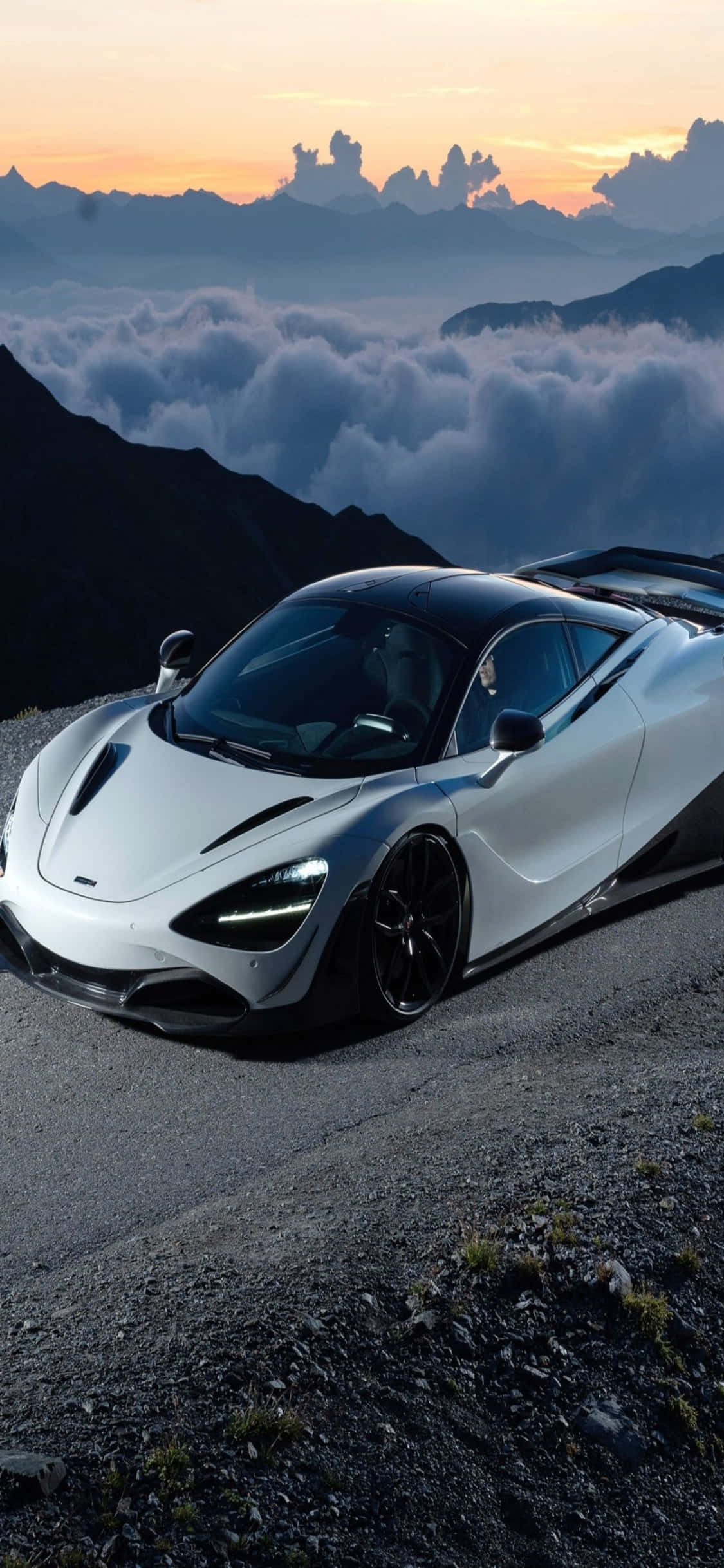 Den Raskeste Kombinasjonen av Teknologi – iPhone Xs og McLaren 720s Bakgrunner