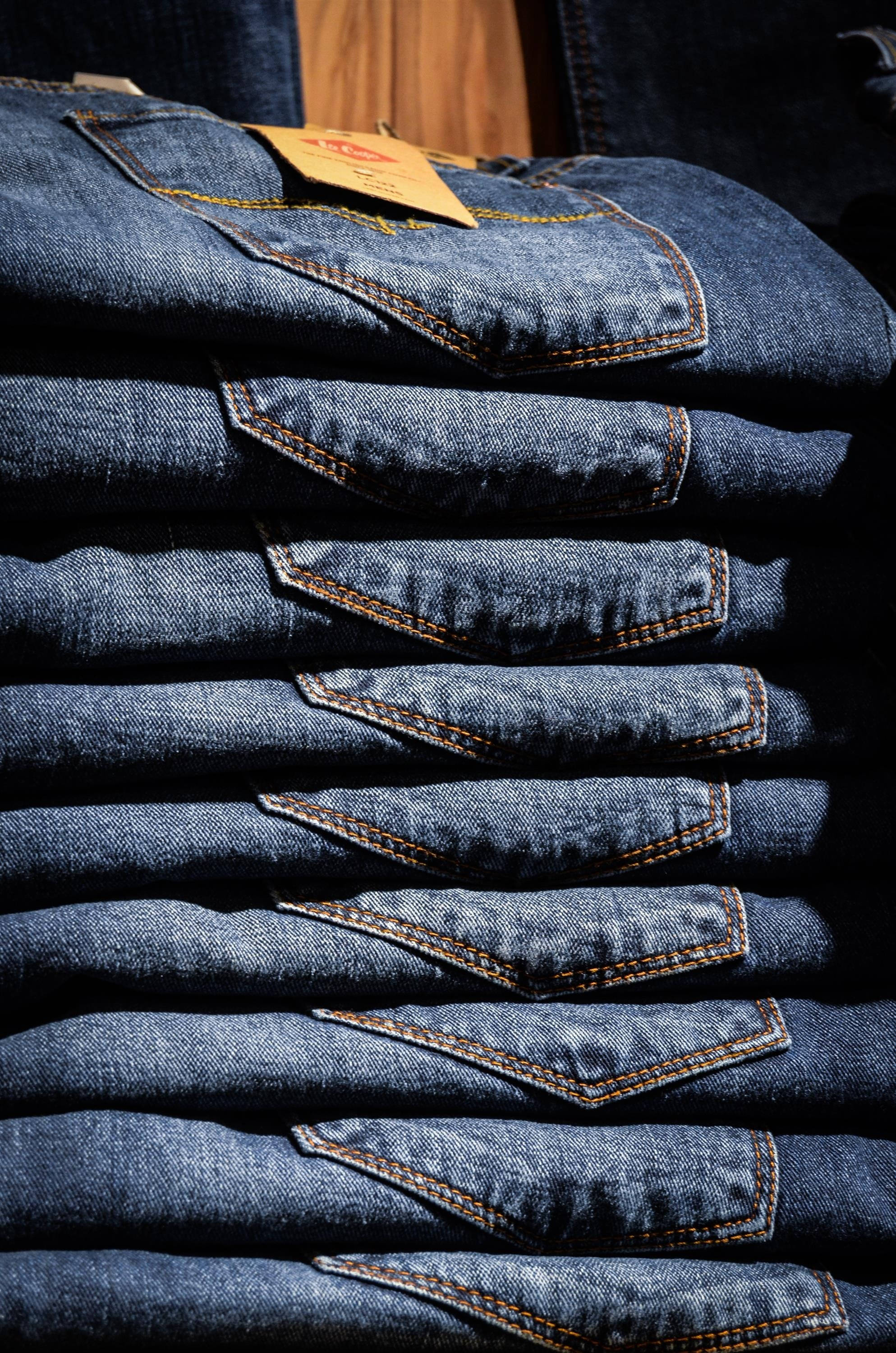 Denimkolleksjonen i perfekt utførelse Bakgrunner