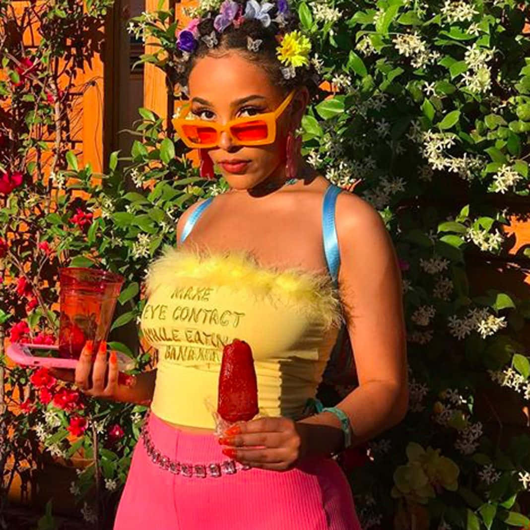 Doja Cat stjeler showet med sin unike stil og smittende energi Bakgrunner