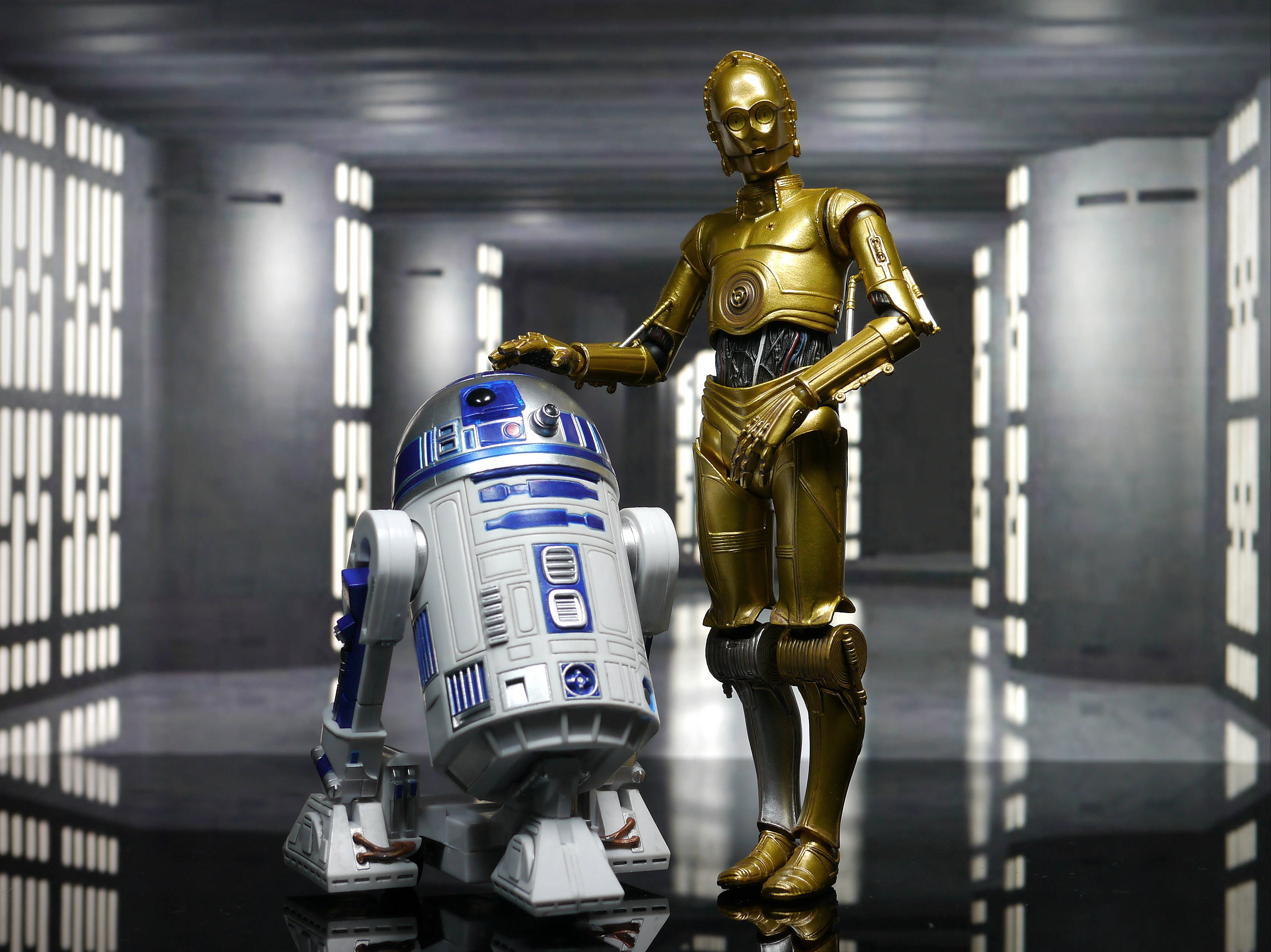 Droidene C3PO og R2D2 som venner Bakgrunner