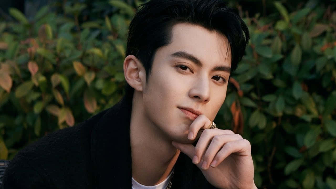 Dylan Wang smiler lurt Bakgrunner