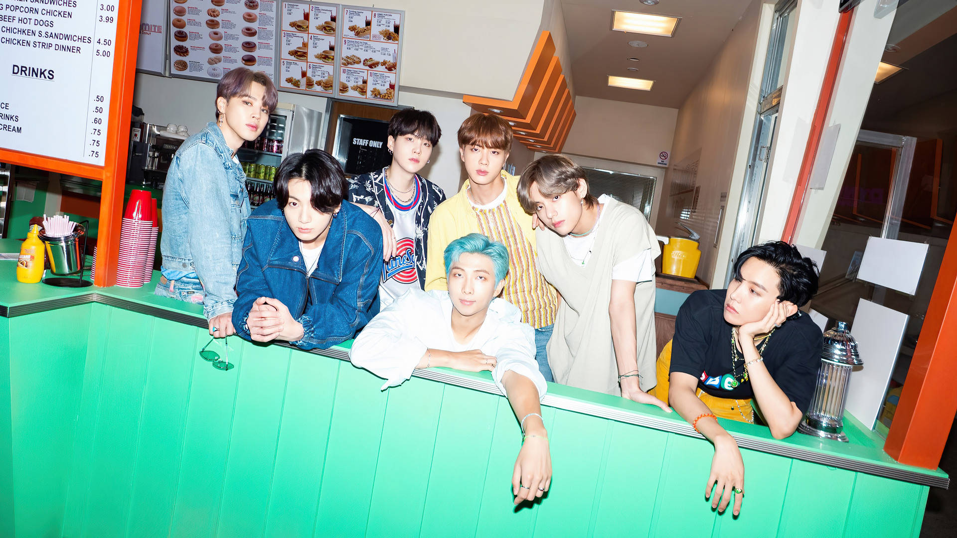 Dynamite BTS gruppebilde Bakgrunner