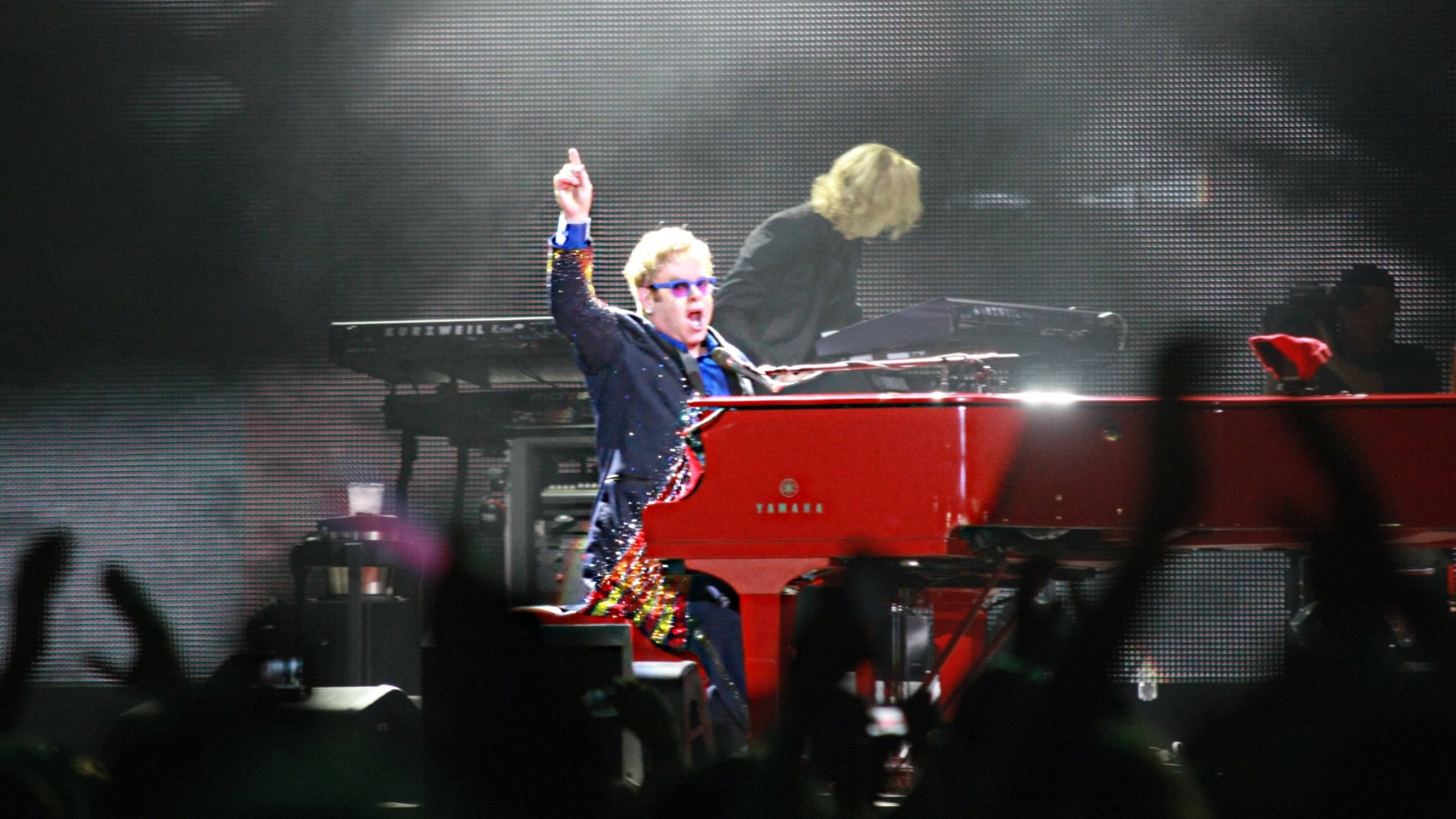 Elton John Rød Piano Konsert Bakgrunner