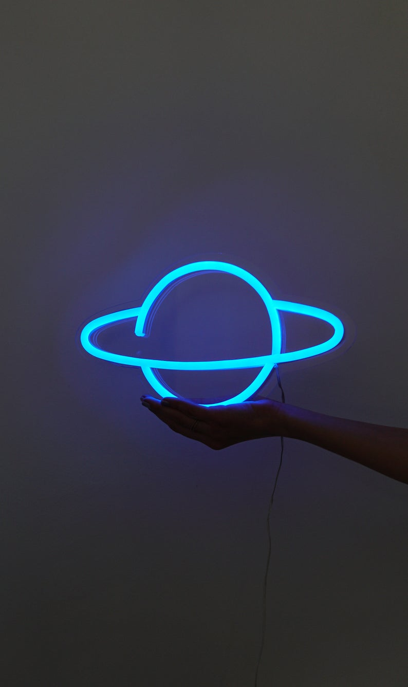 En lys neonblå nattehimmel. Bakgrunner