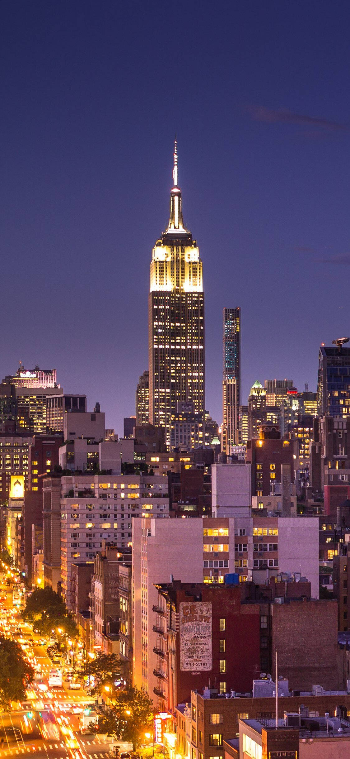 En vakker silhuett av New York City på en klar, solrik dag. Bakgrunner