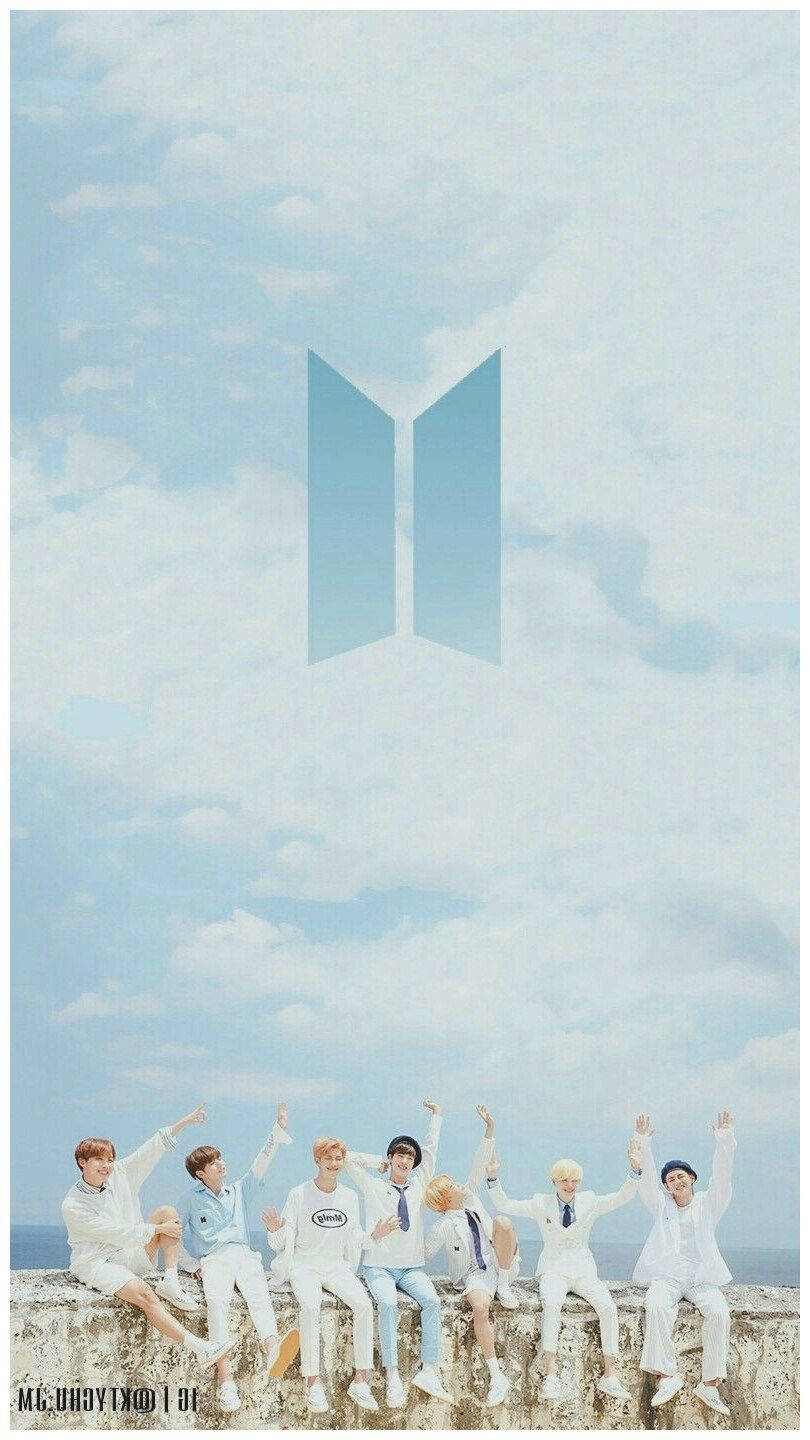 Estetisk BTS Blå Himmel Logo Bakgrunner