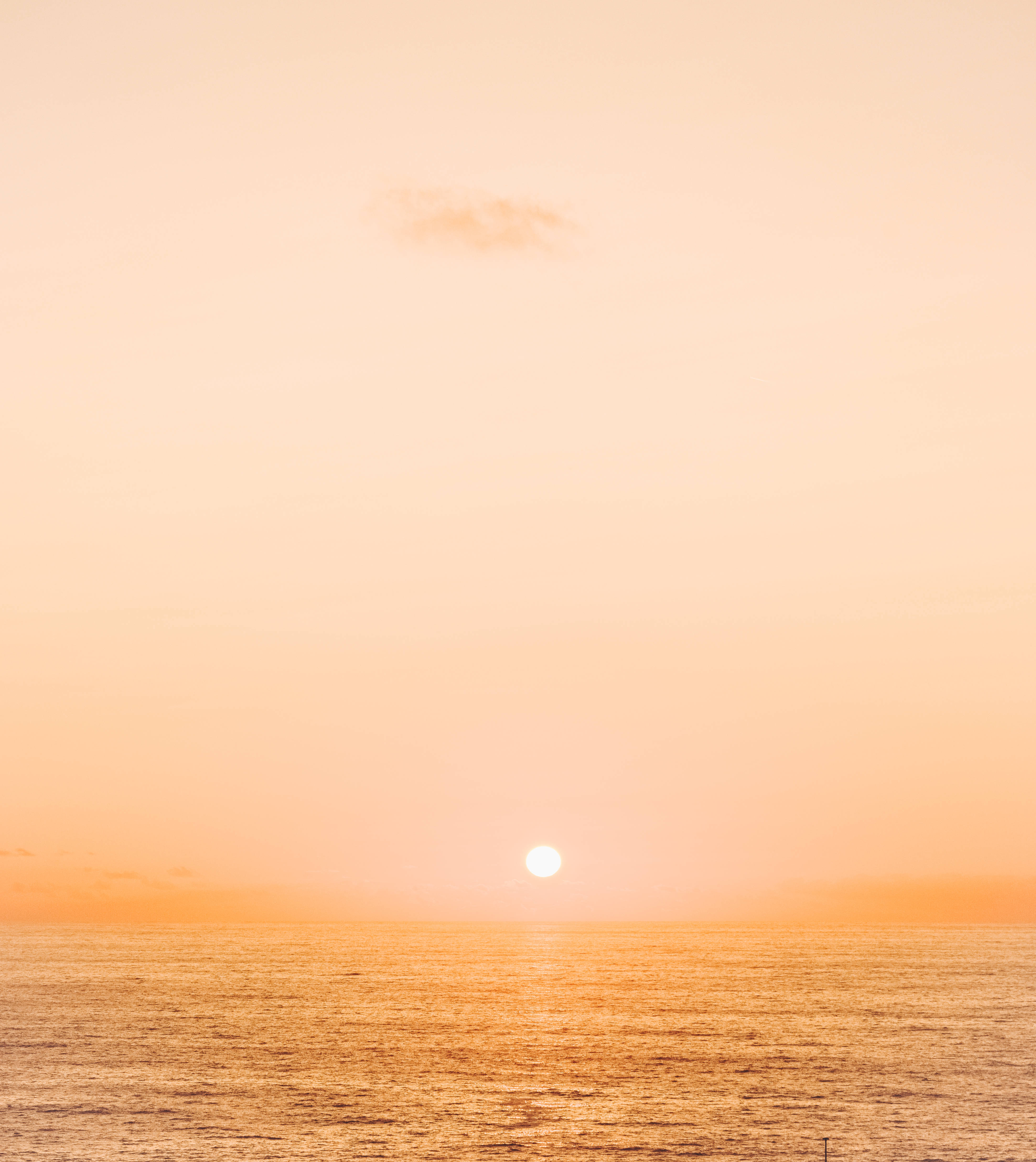 Estetisk solnedgang i beige Bakgrunner