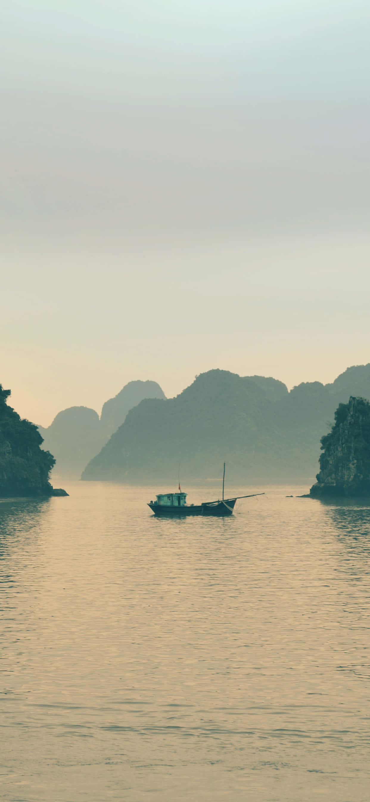 Estetisk utsikt over Halong-bukten i Vietnam Bakgrunner
