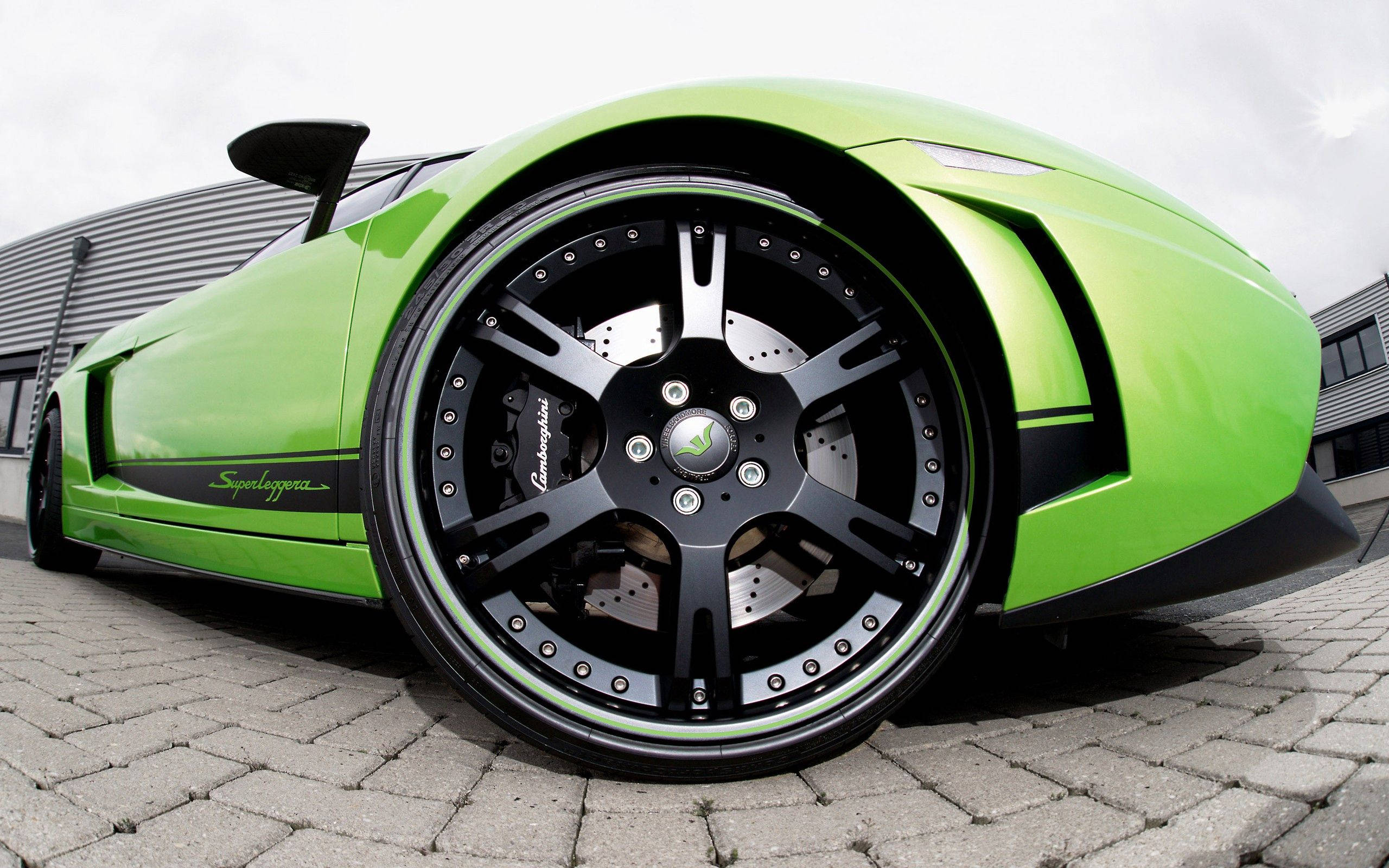 Få et fiskeøye-perspektiv av denne grønne Lamborghinien Bakgrunner