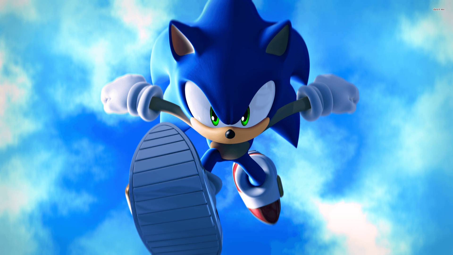 Bakgrunnsbilde av vill Sonic på farten under den blå himmelen.