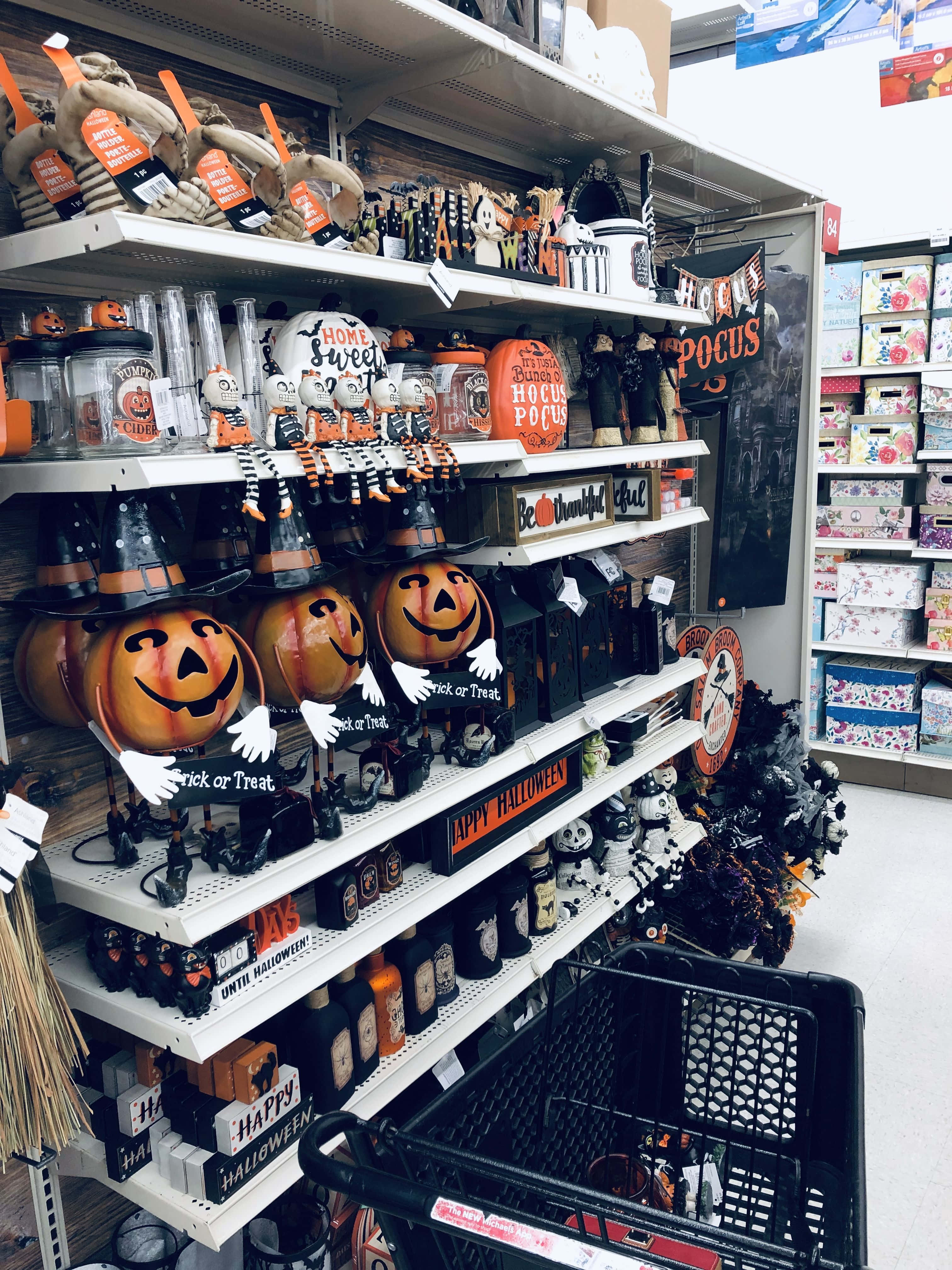 Feir den skumleste årstiden med en morsom og uhyggelig Halloween-estetikk. Bakgrunner