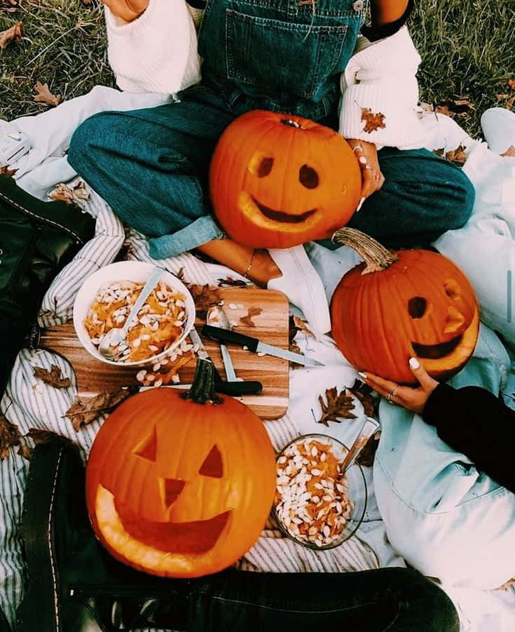 Feir Halloween i stil med denne skumle, men nydelige estetikken! Bakgrunner