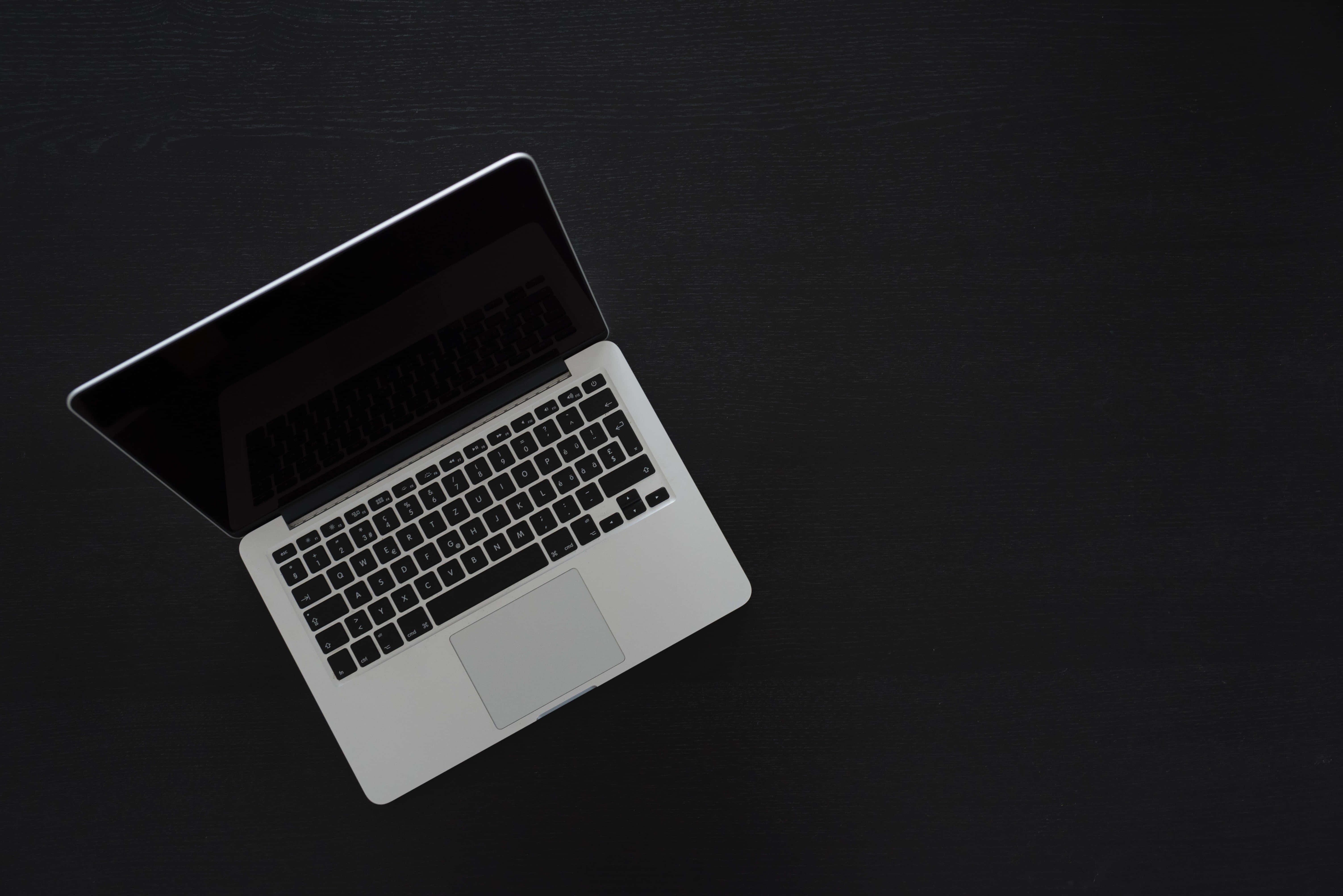 Fengende estetisk MacBook-oppsett Bakgrunner