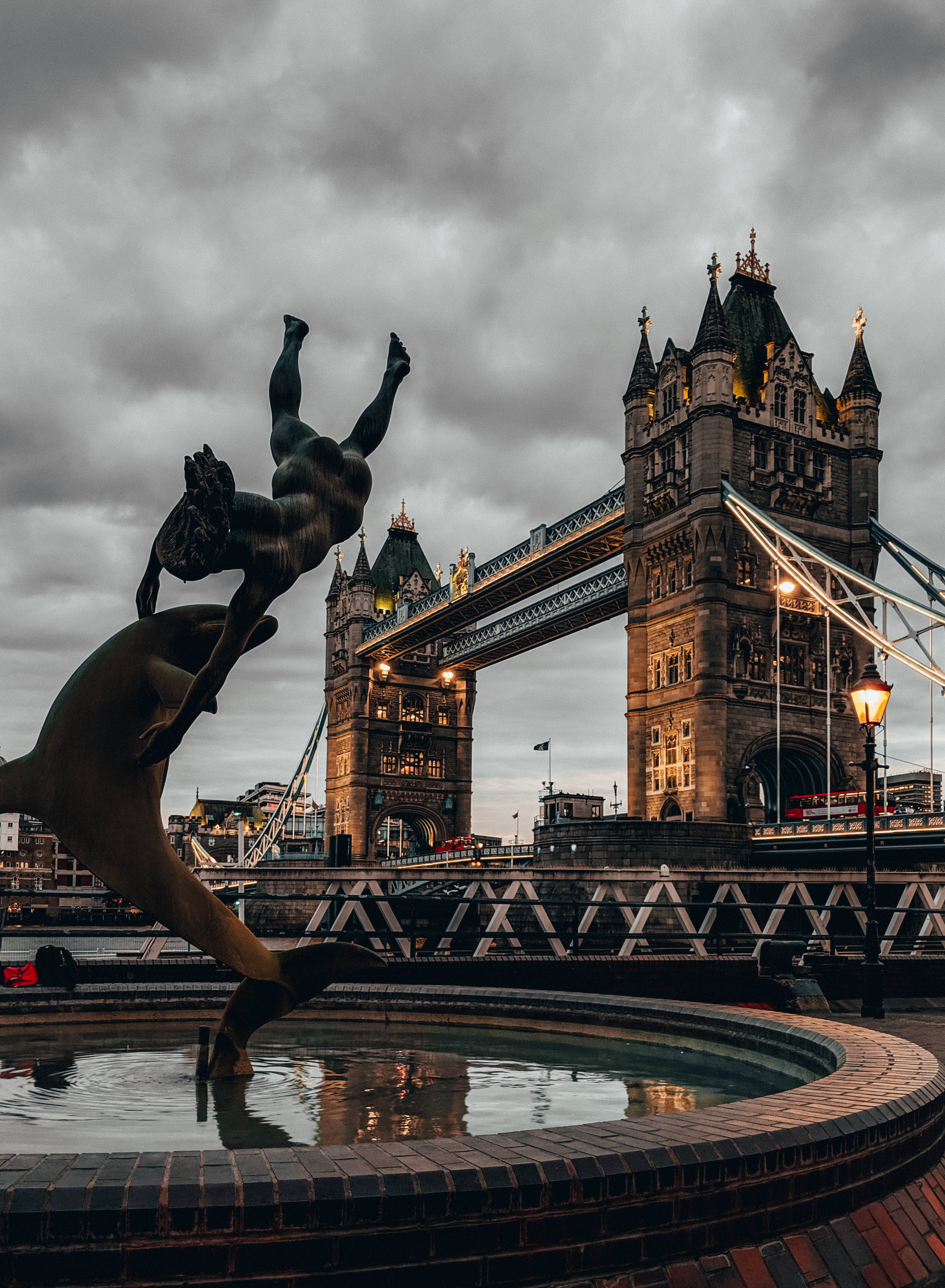 Fontene nær Tower Bridge Bakgrunner