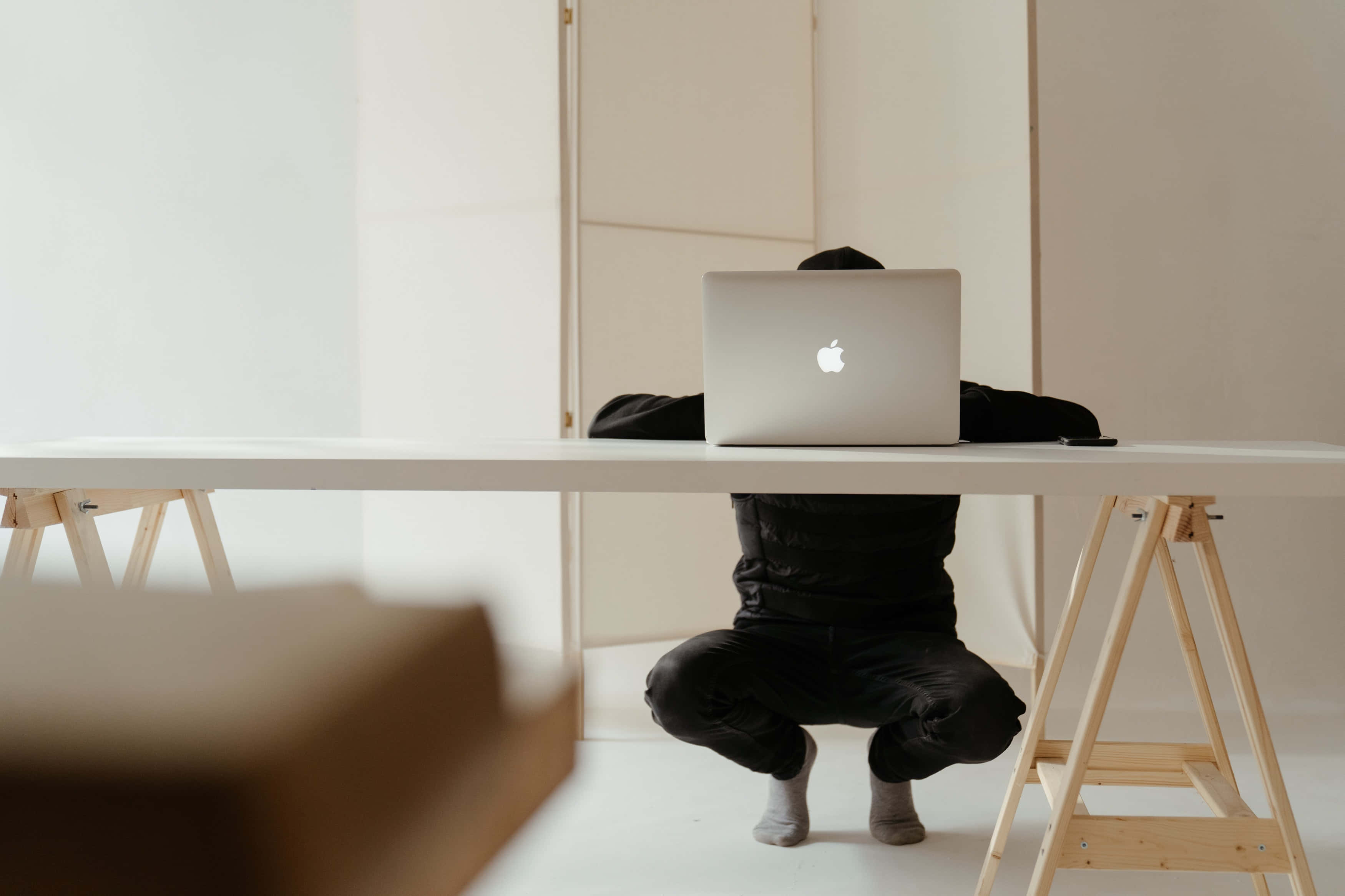 Forny arbeidsplassen med en estetisk Macbook Bakgrunner