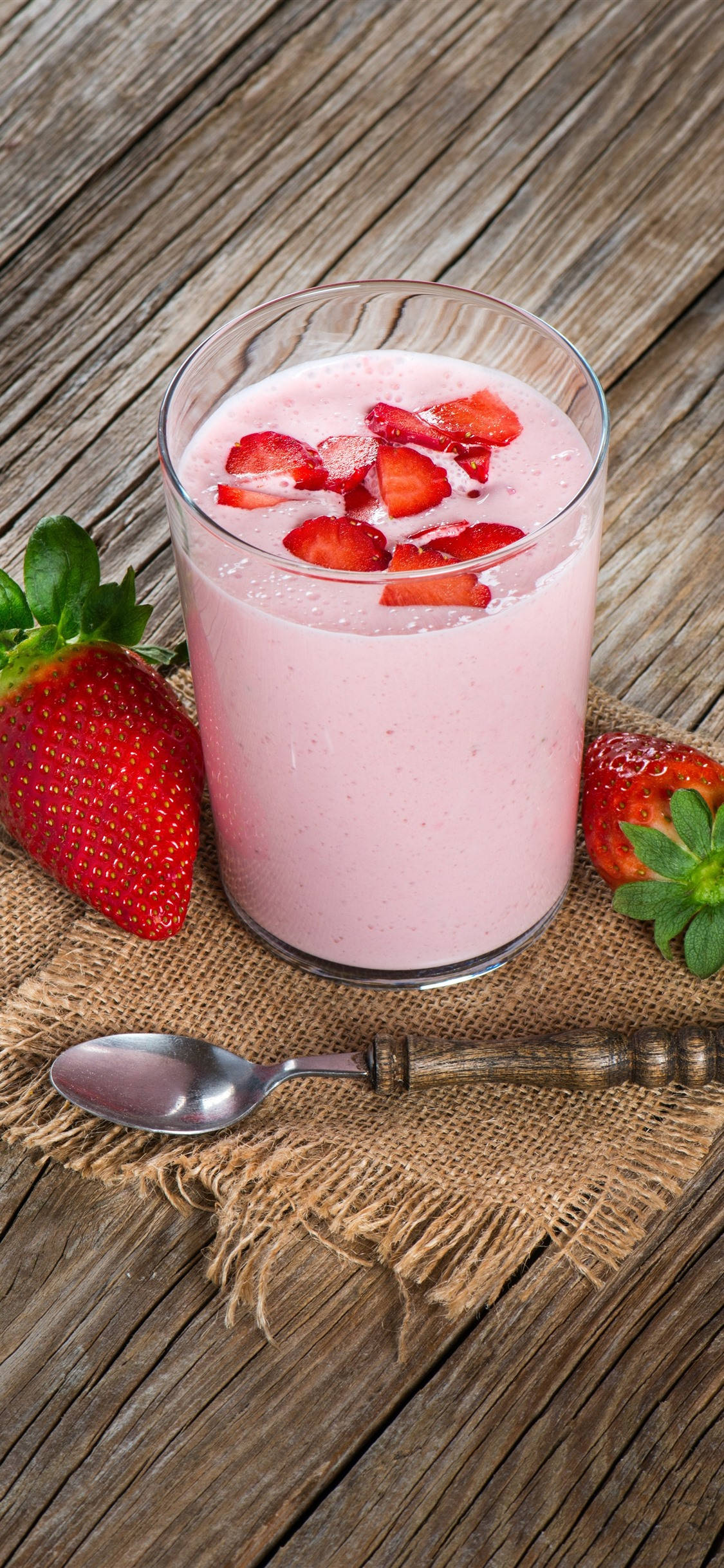 Fortryllende jordbærmelkesmoothie Bakgrunner
