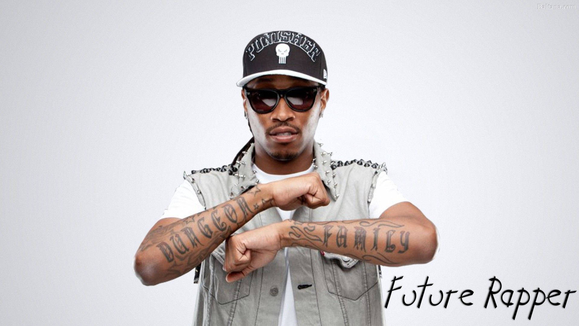 Fremtidig rapper med arm tatoveringer Bakgrunner