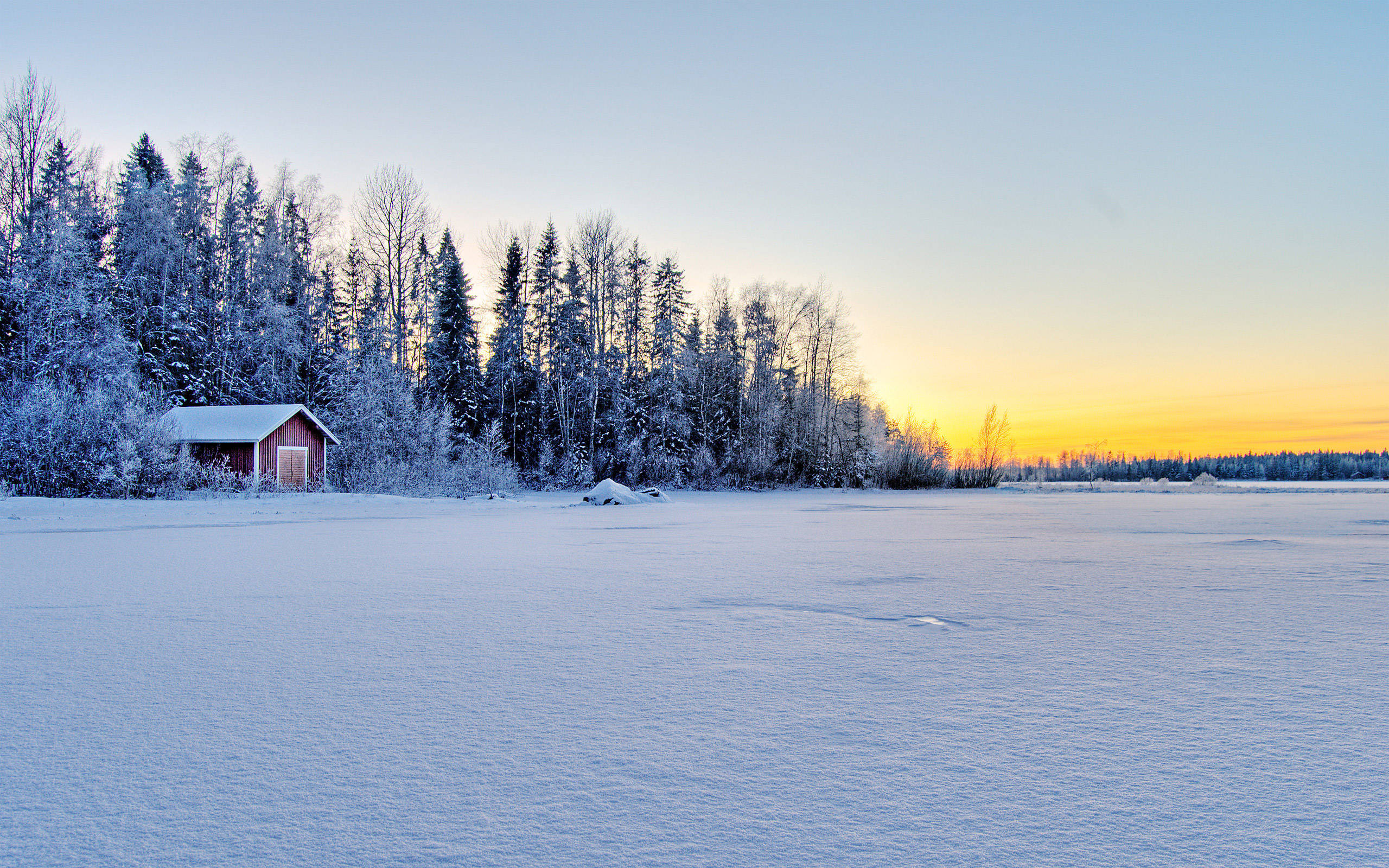 Frossen innsjø i kald vinter Bakgrunner
