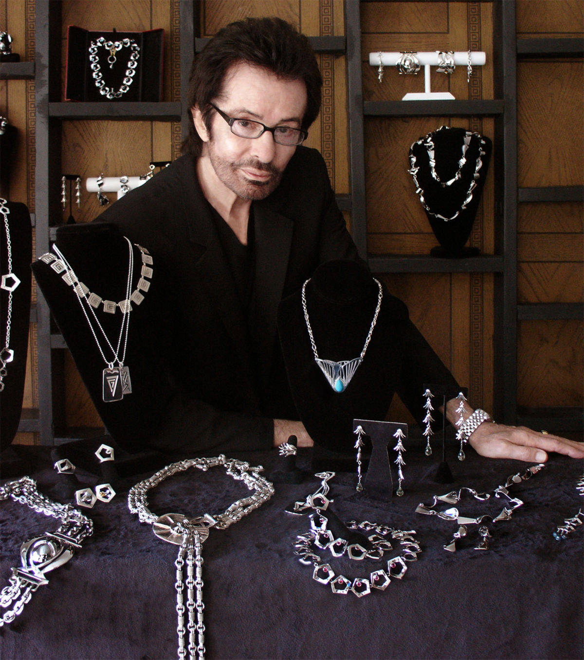 George Chakiris Samlinger Sølvsmykker Bakgrunner
