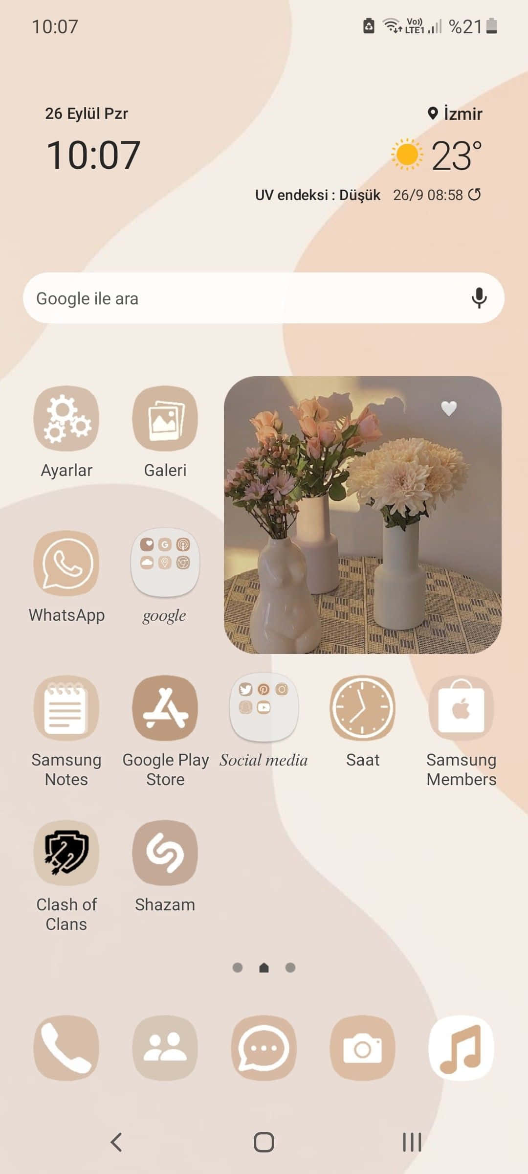 Gjør dagen lysere med våre estetiske widgets Bakgrunner
