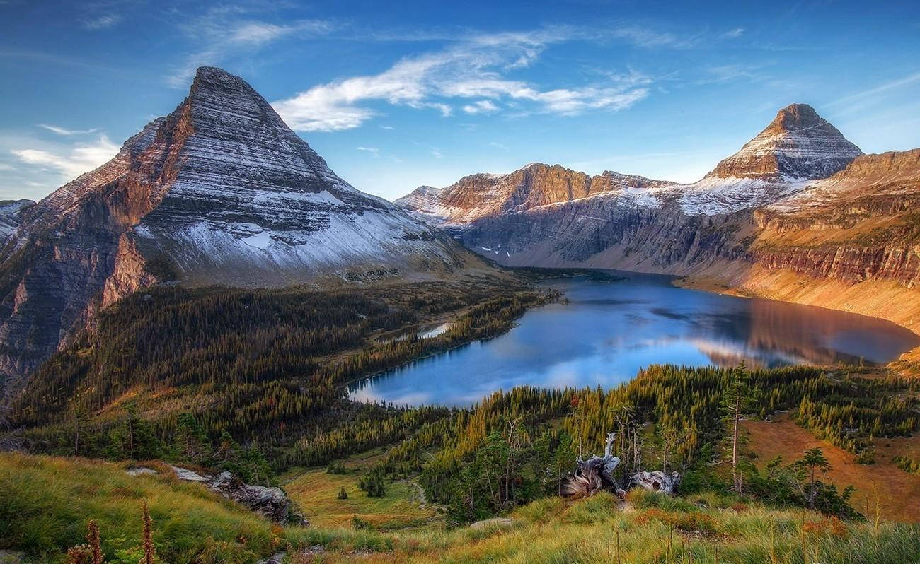 Glacier National Park fjellvann Bakgrunner