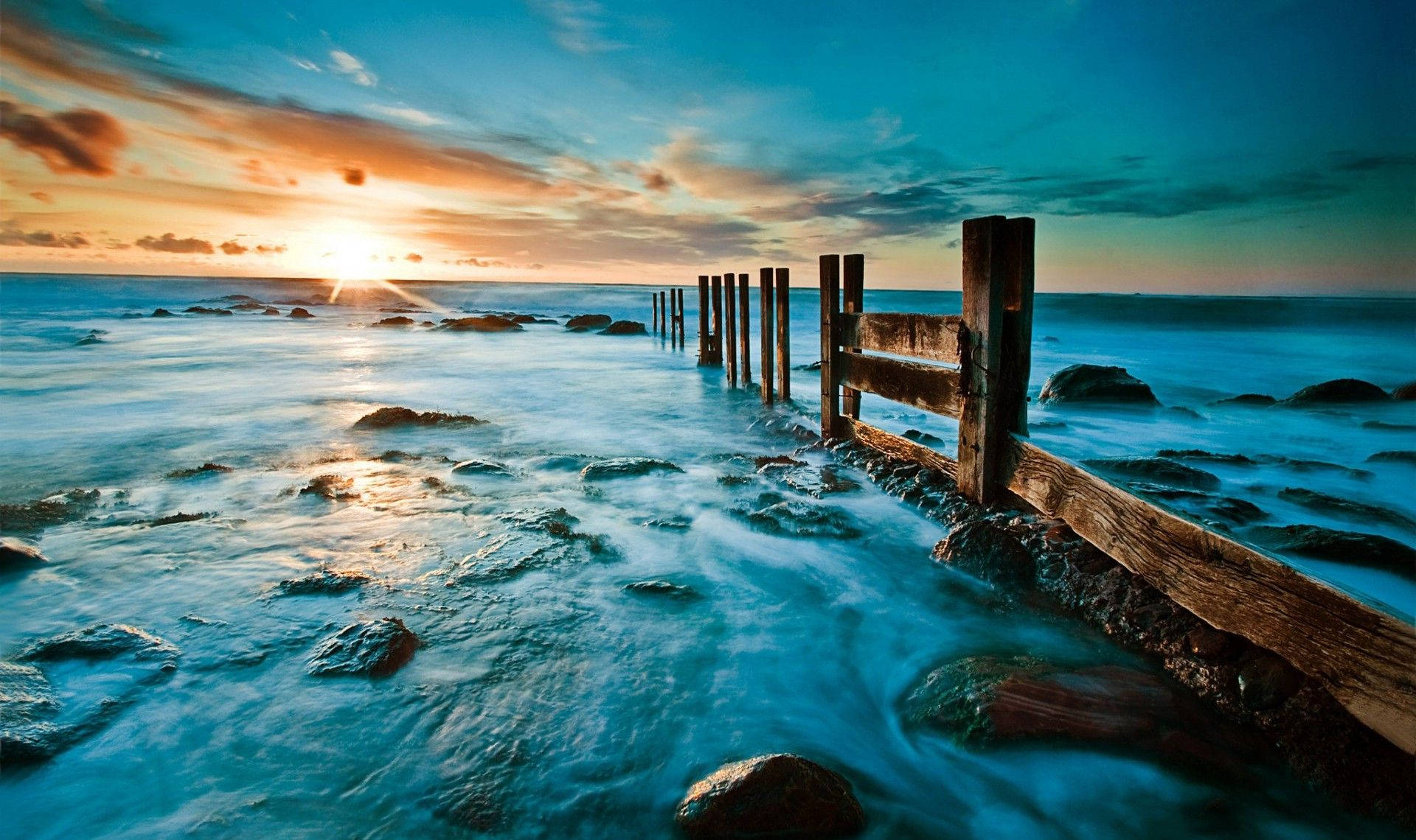 Grønn himmel over havet Bakgrunner
