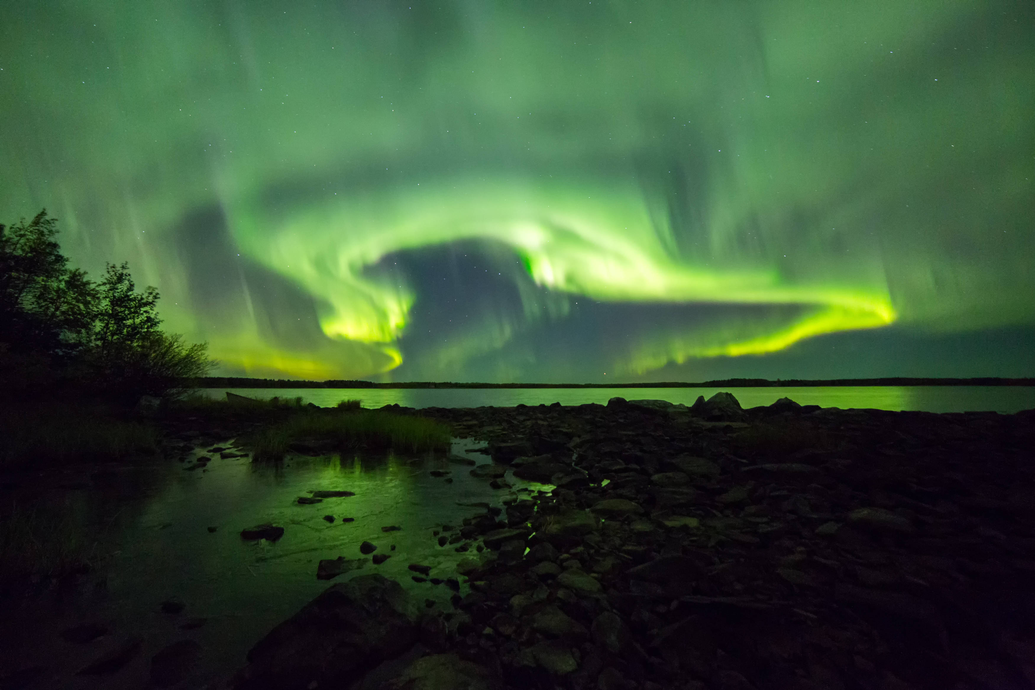 Grønn himmel over havet Bakgrunner