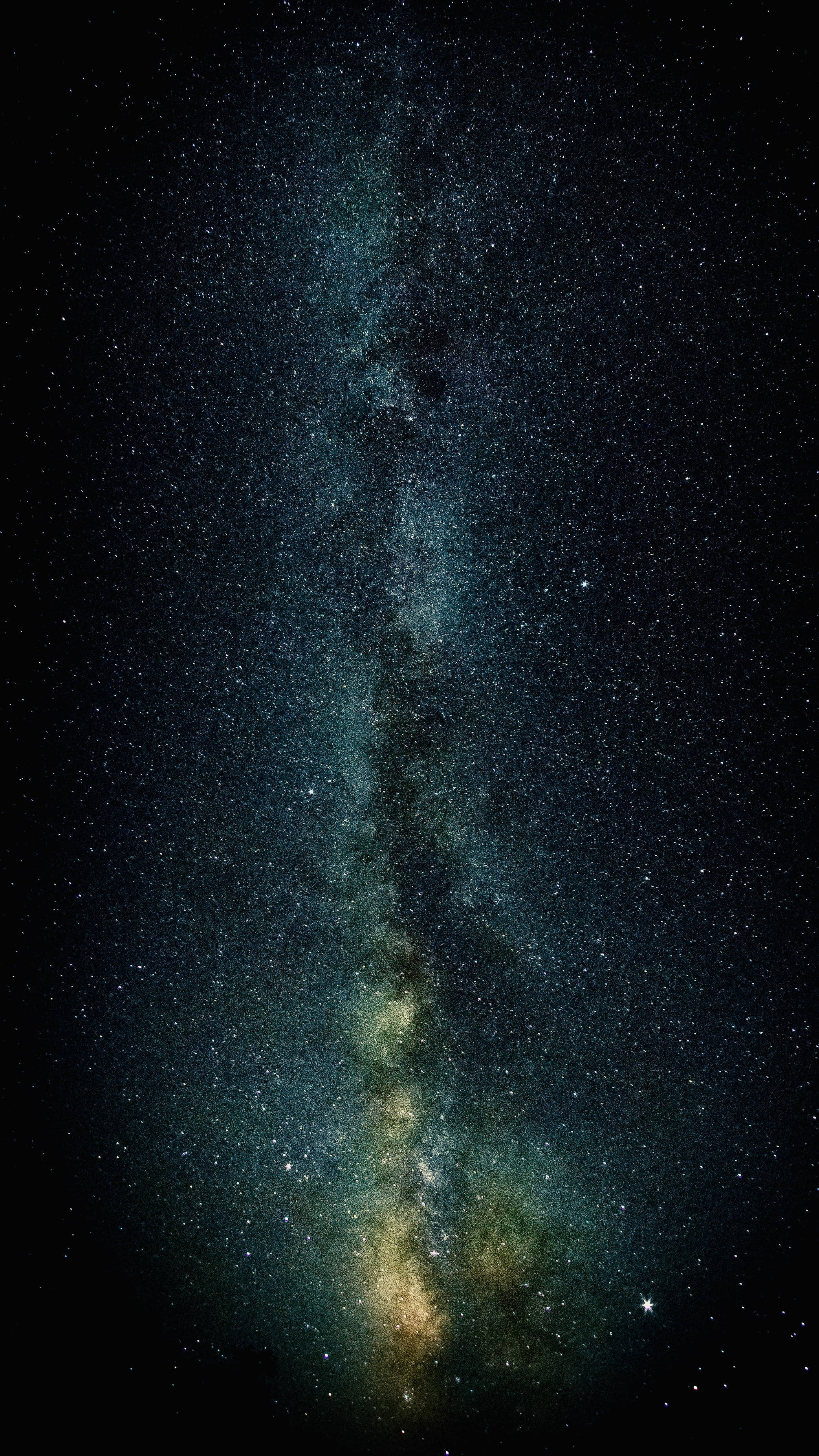 Grønn himmel i verdensrommet 4K telefon Bakgrunner
